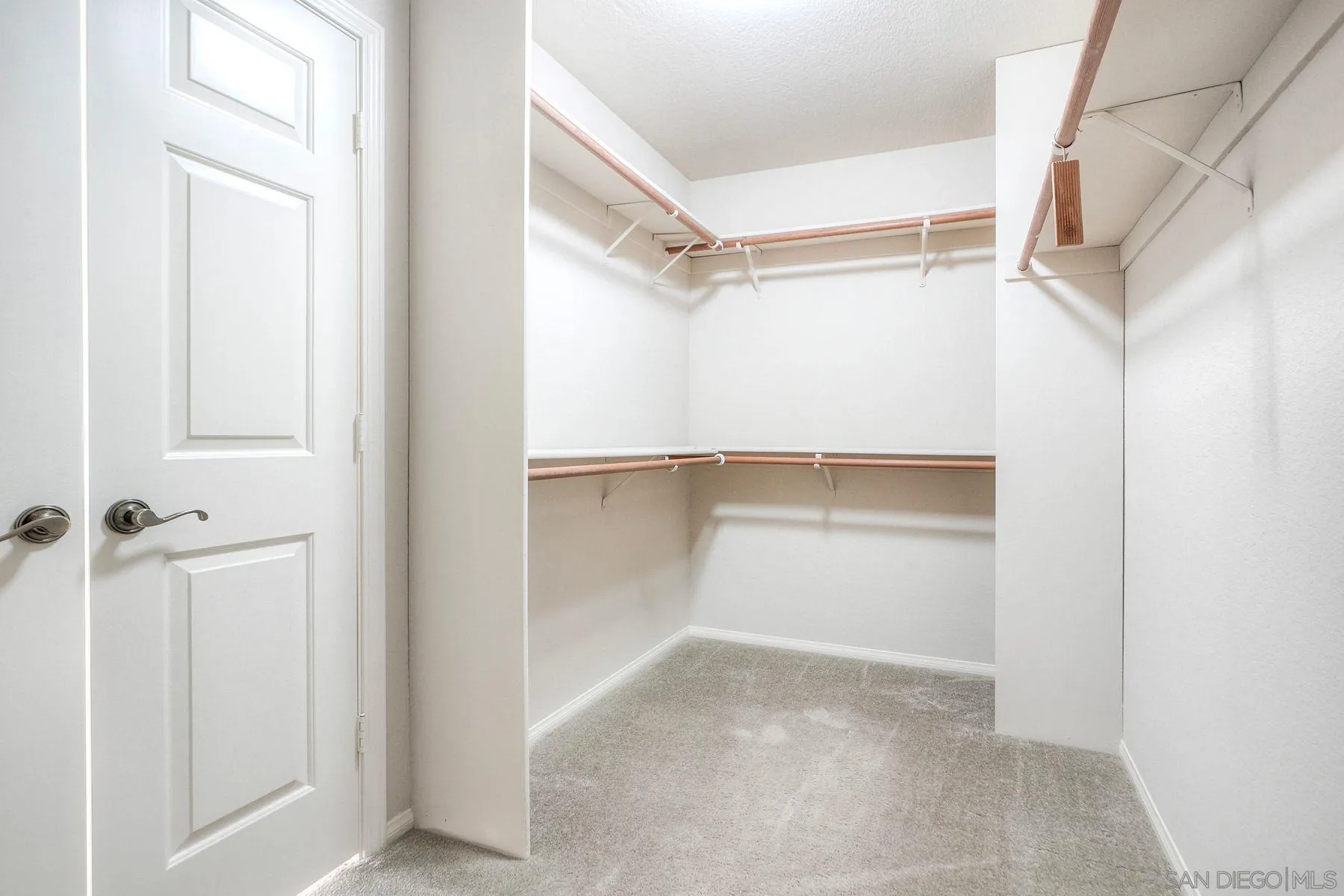 Escondido, California, 92029, United States, 4 Bedrooms Bedrooms, ,4 BathroomsBathrooms,Residential,Active,1995277