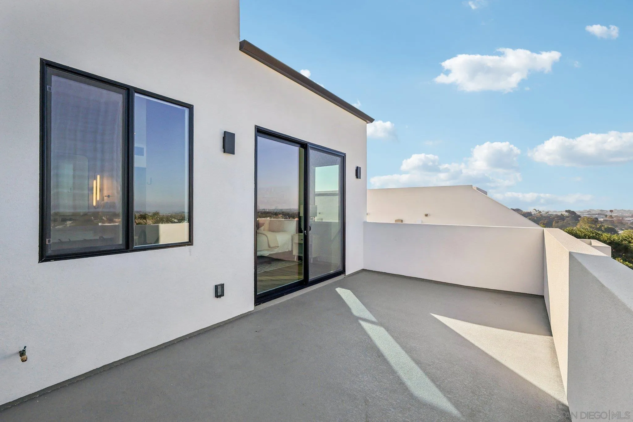 San Diego, California, 92110, United States, 4 Bedrooms Bedrooms, ,4 BathroomsBathrooms,Residential,Active,2007325