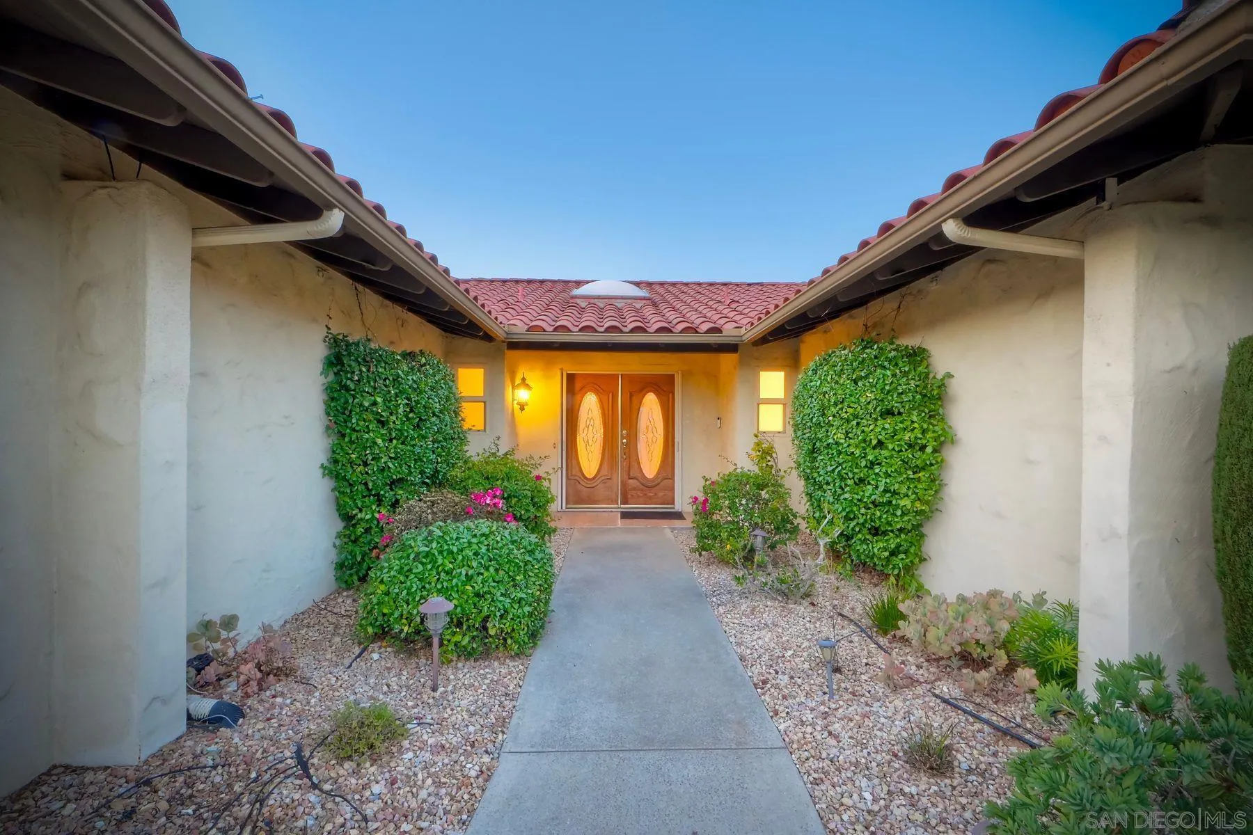 San Diego, California, 92128, United States, 3 Bedrooms Bedrooms, ,3 BathroomsBathrooms,Residential,Active,1990587