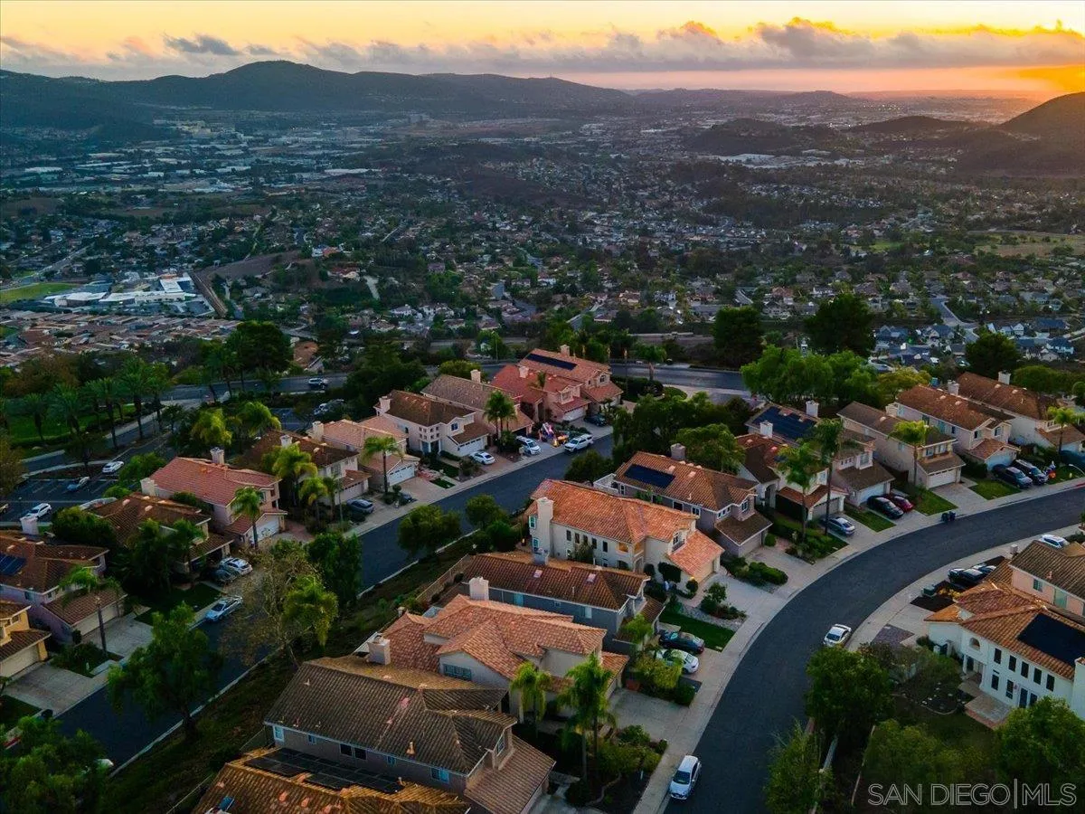 Escondido, California, 92026, United States, 5 Bedrooms Bedrooms, ,3 BathroomsBathrooms,Residential,Active,1970987