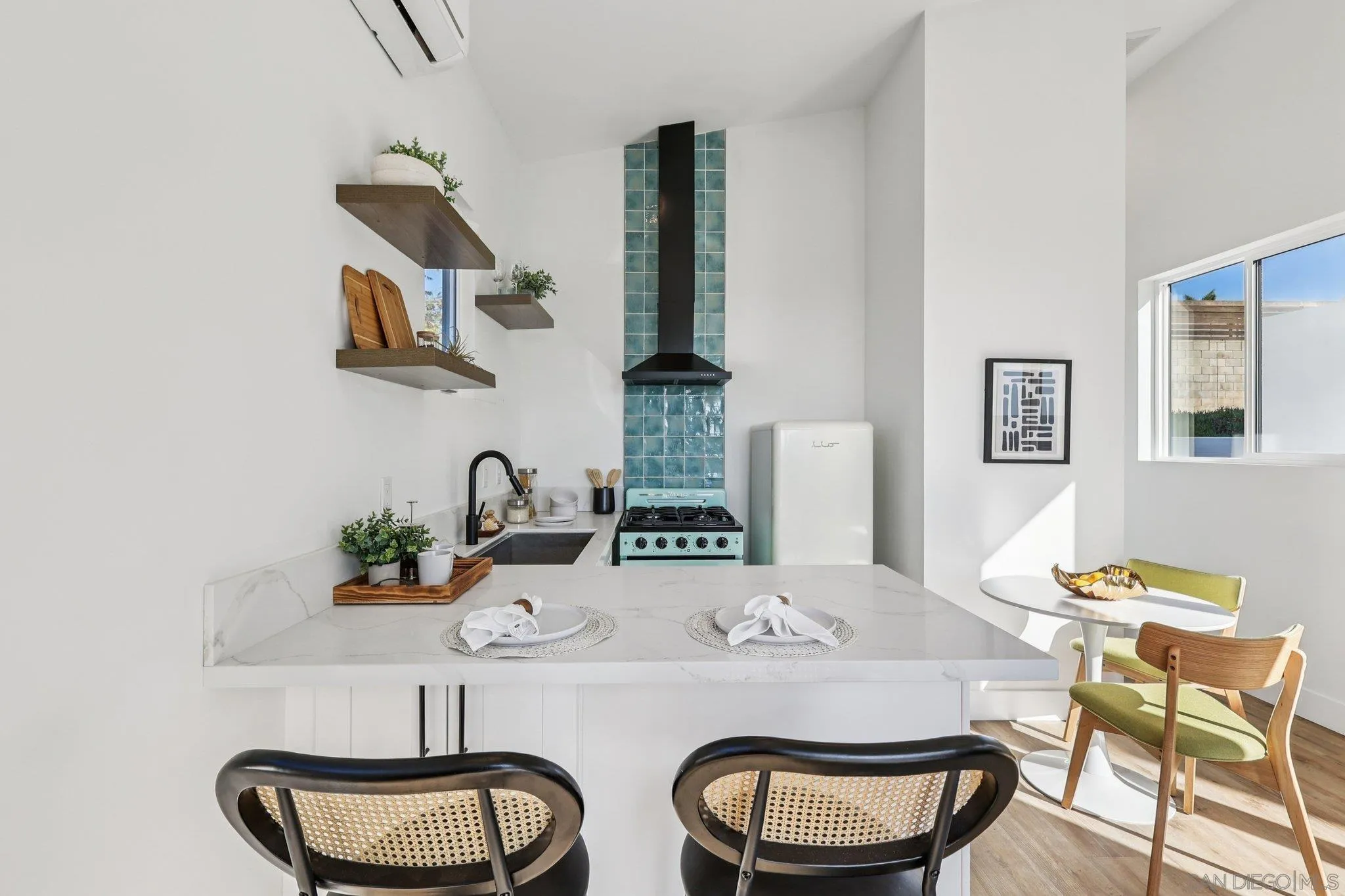 San Diego, California, 92110, United States, 4 Bedrooms Bedrooms, ,4 BathroomsBathrooms,Residential,Active,2007325