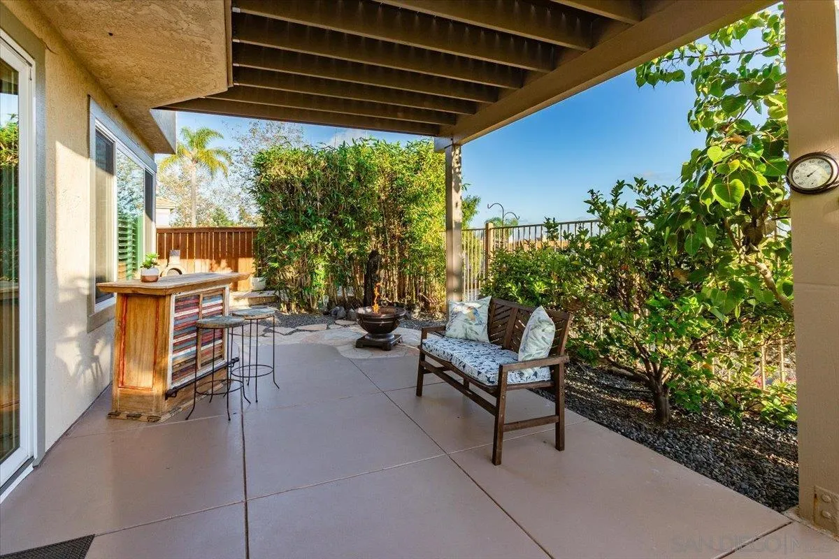 Escondido, California, 92026, United States, 5 Bedrooms Bedrooms, ,3 BathroomsBathrooms,Residential,Active,1970987