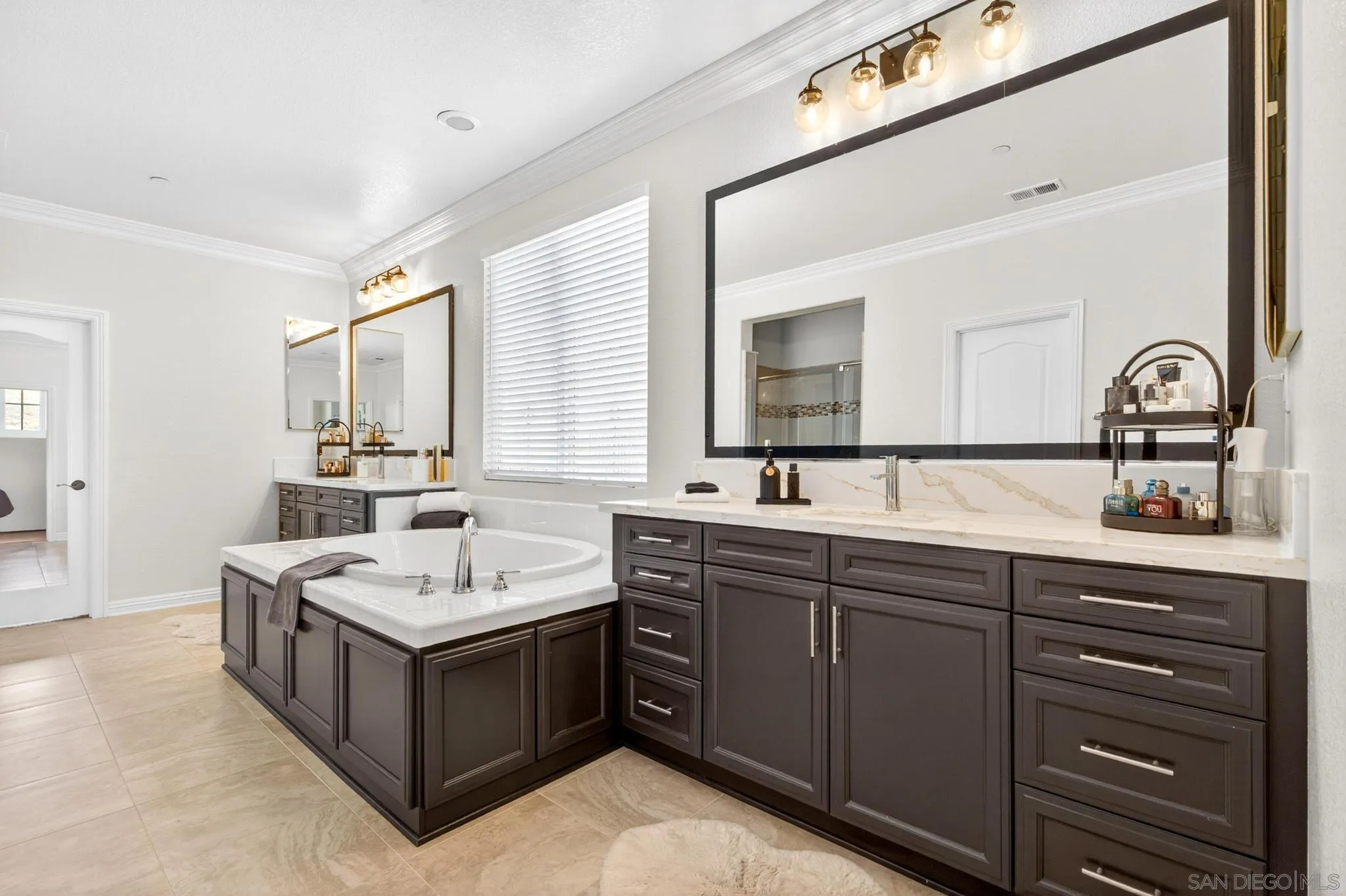San Diego, California, 92127, United States, 5 Bedrooms Bedrooms, ,5 BathroomsBathrooms,Residential,Active,2045687