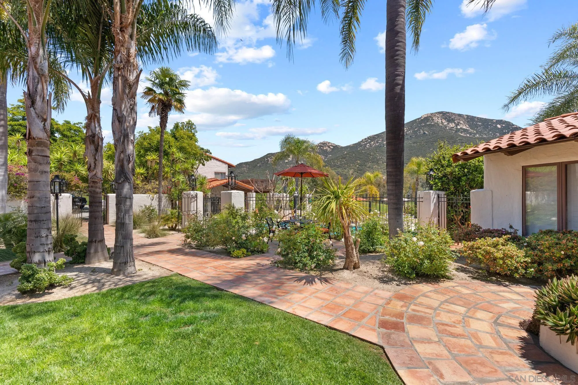 Poway, California, 92064, United States, 5 Bedrooms Bedrooms, ,4 BathroomsBathrooms,Residential,Active,1973638