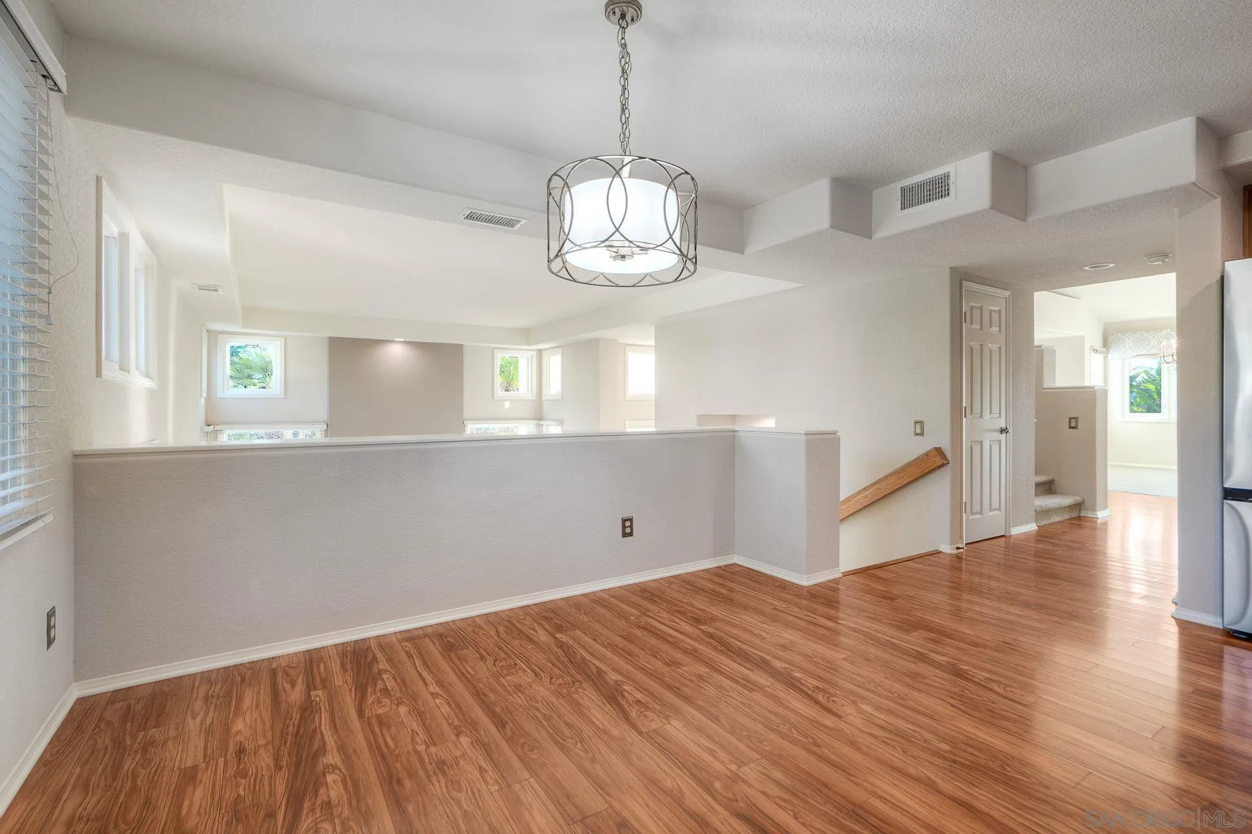 Escondido, California, 92029, United States, 4 Bedrooms Bedrooms, ,4 BathroomsBathrooms,Residential,Active,1995277