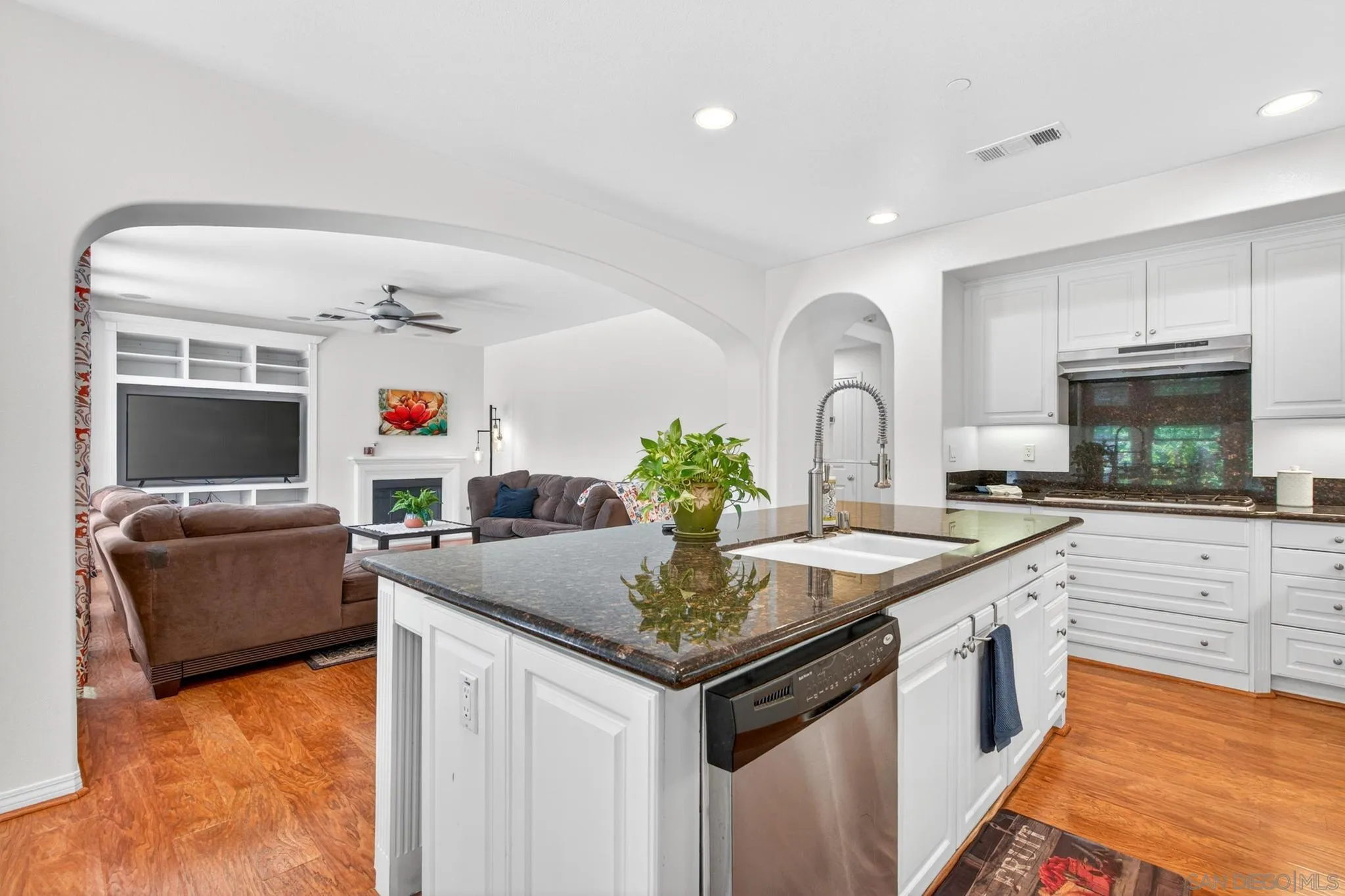 San Diego, California, 92127, United States, 4 Bedrooms Bedrooms, ,4 BathroomsBathrooms,Residential,Active,2045024