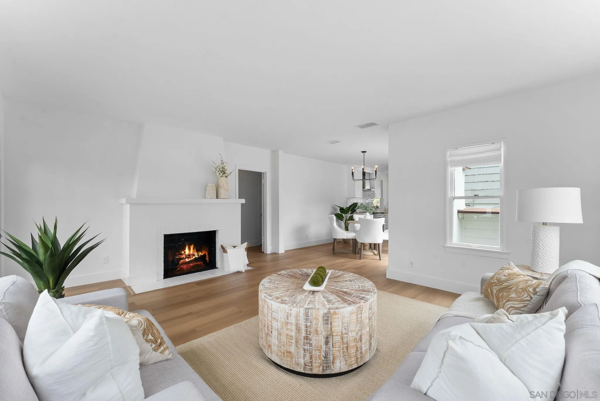 La Jolla, California, 92037, United States, 2 Bedrooms Bedrooms, ,1 BathroomBathrooms,Residential,Active,2012241