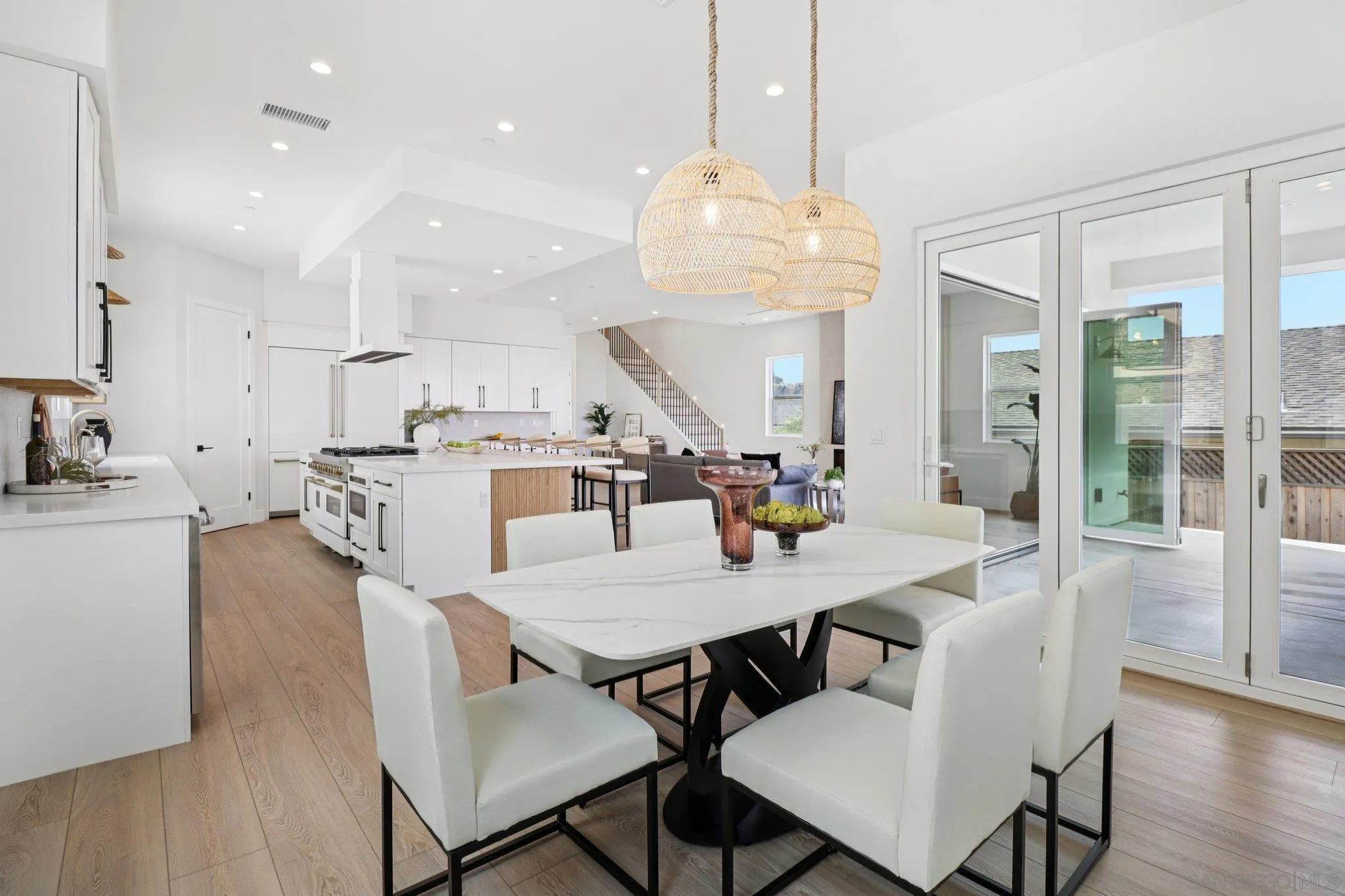 San Diego, California, 92110, United States, 4 Bedrooms Bedrooms, ,4 BathroomsBathrooms,Residential,Active,1922508