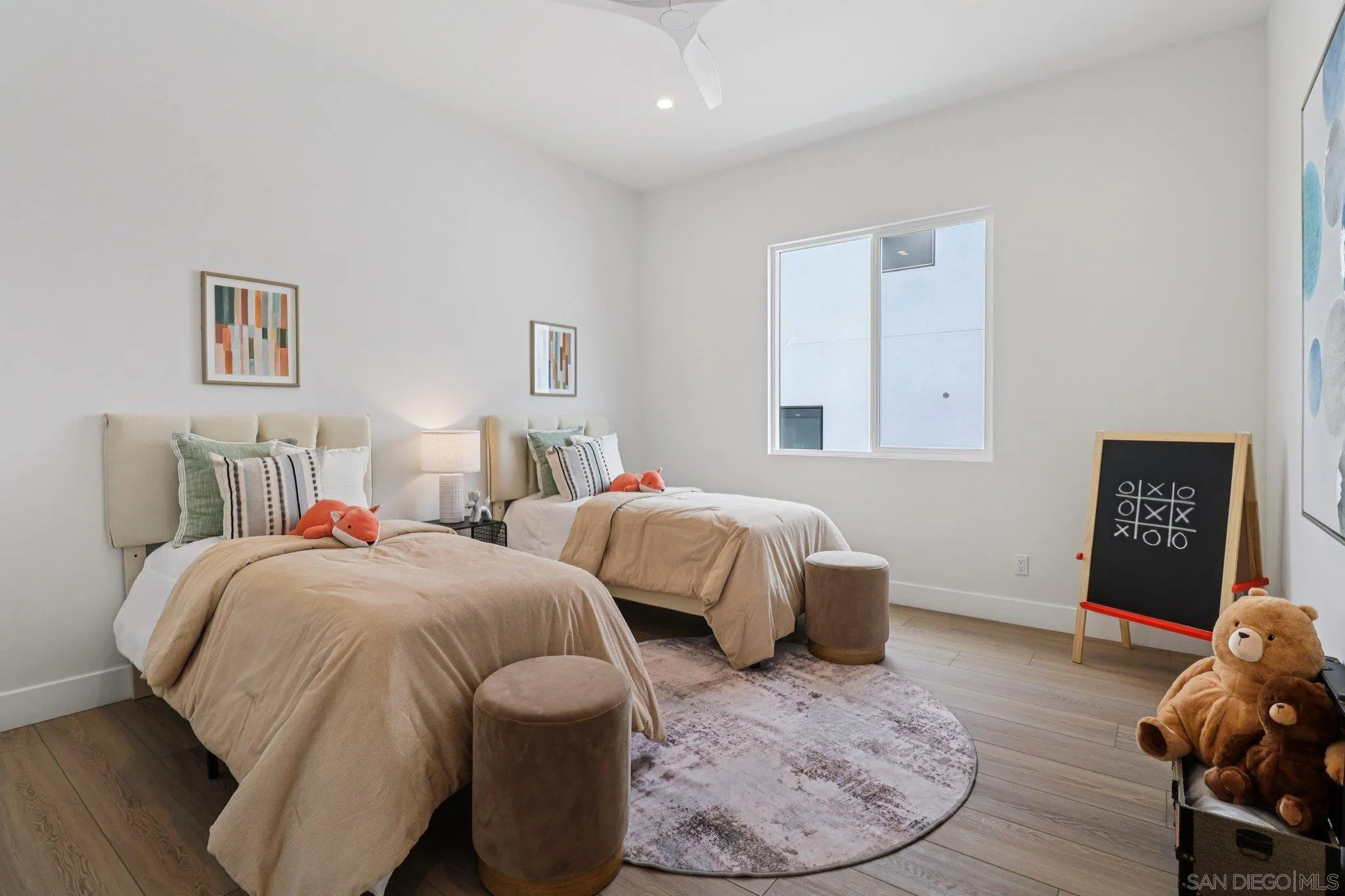 San Diego, California, 92110, United States, 4 Bedrooms Bedrooms, ,4 BathroomsBathrooms,Residential,Active,1967296