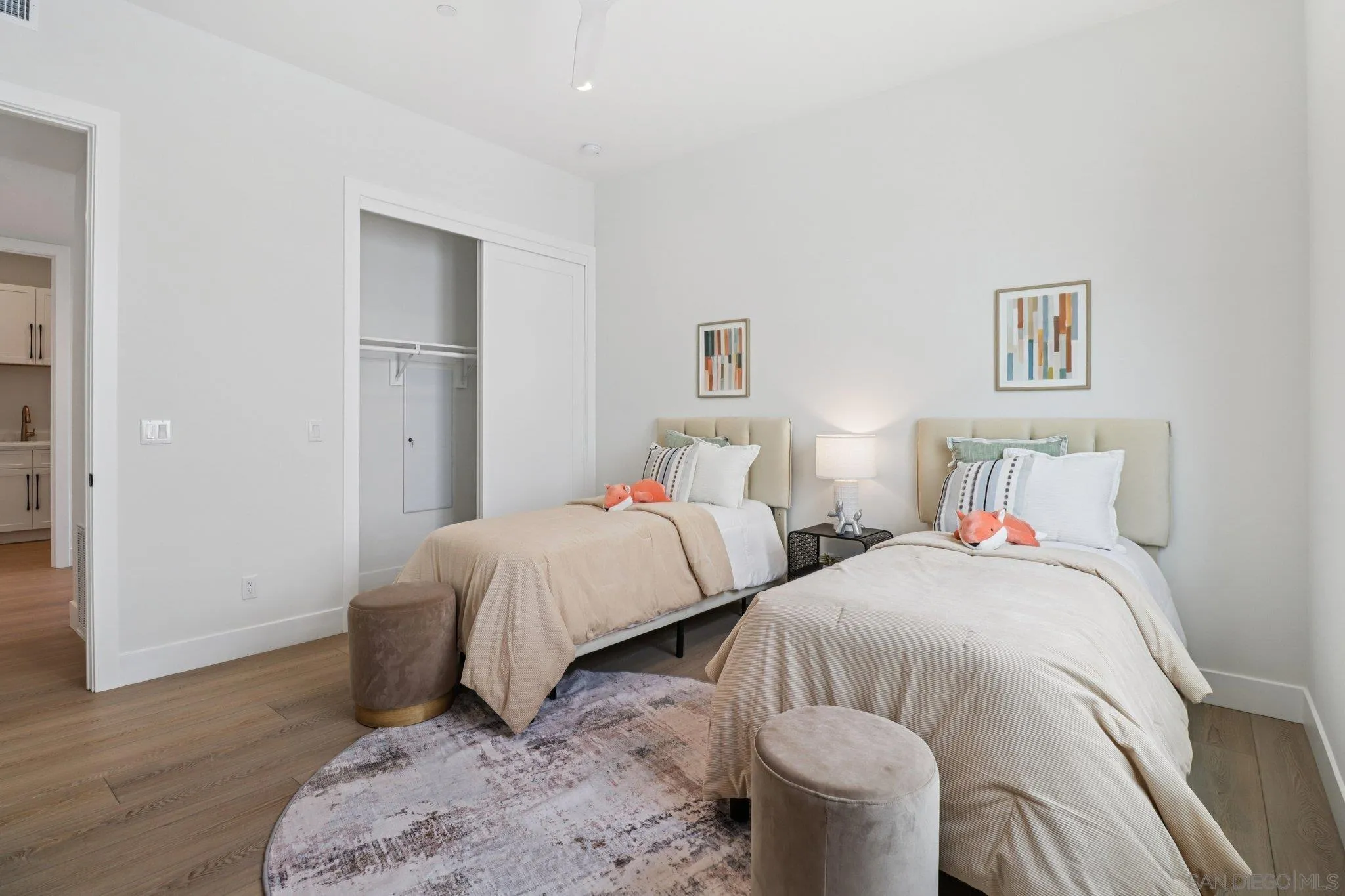 San Diego, California, 92110, United States, 4 Bedrooms Bedrooms, ,4 BathroomsBathrooms,Residential,Active,1922508