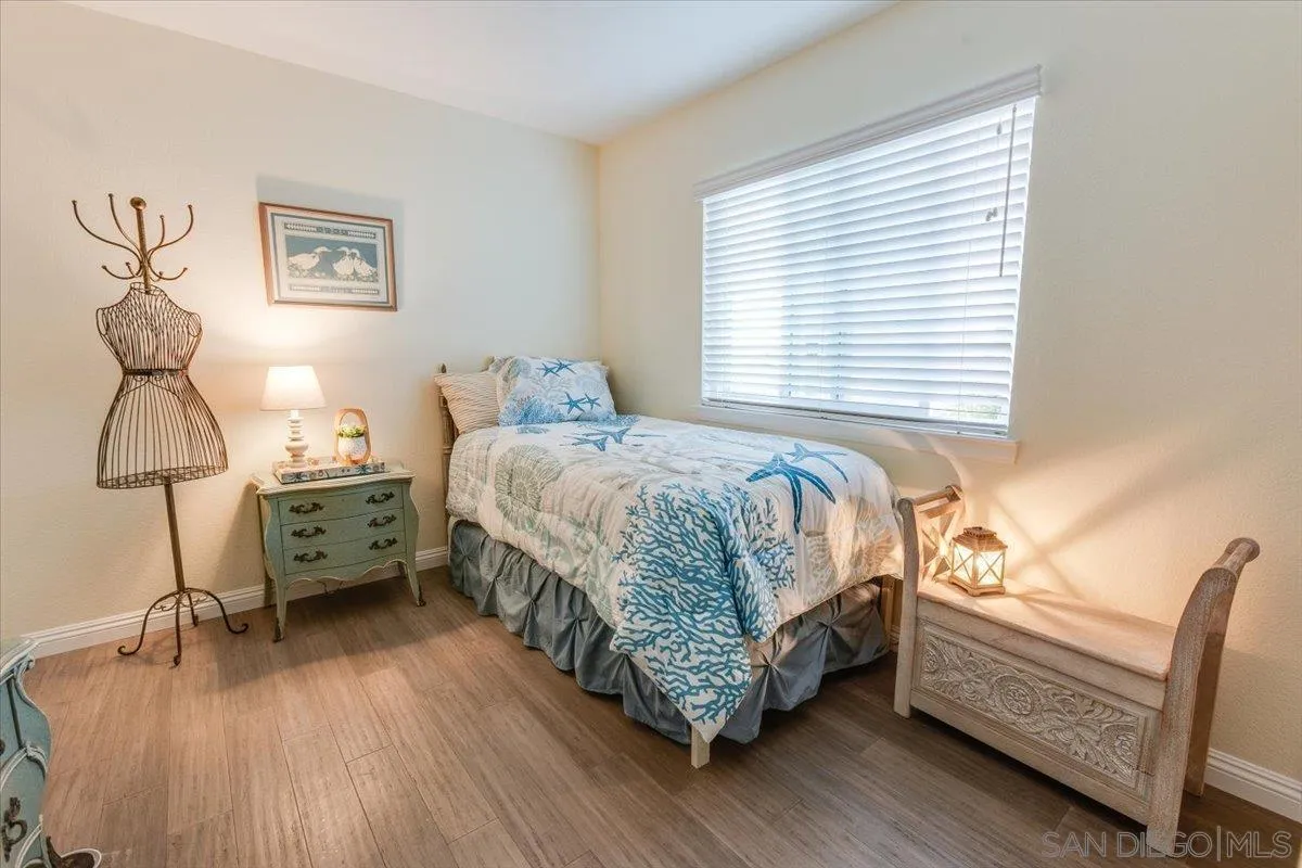 Escondido, California, 92026, United States, 5 Bedrooms Bedrooms, ,3 BathroomsBathrooms,Residential,Active,1970987