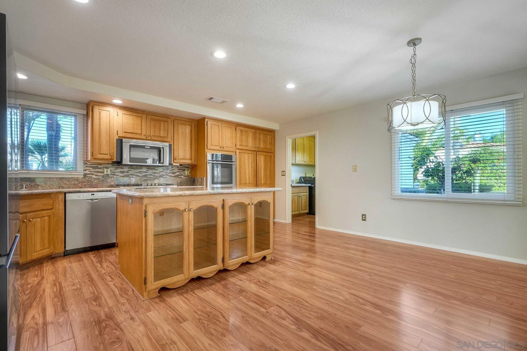 Escondido, California, 92029, United States, 4 Bedrooms Bedrooms, ,4 BathroomsBathrooms,Residential,Active,1995277