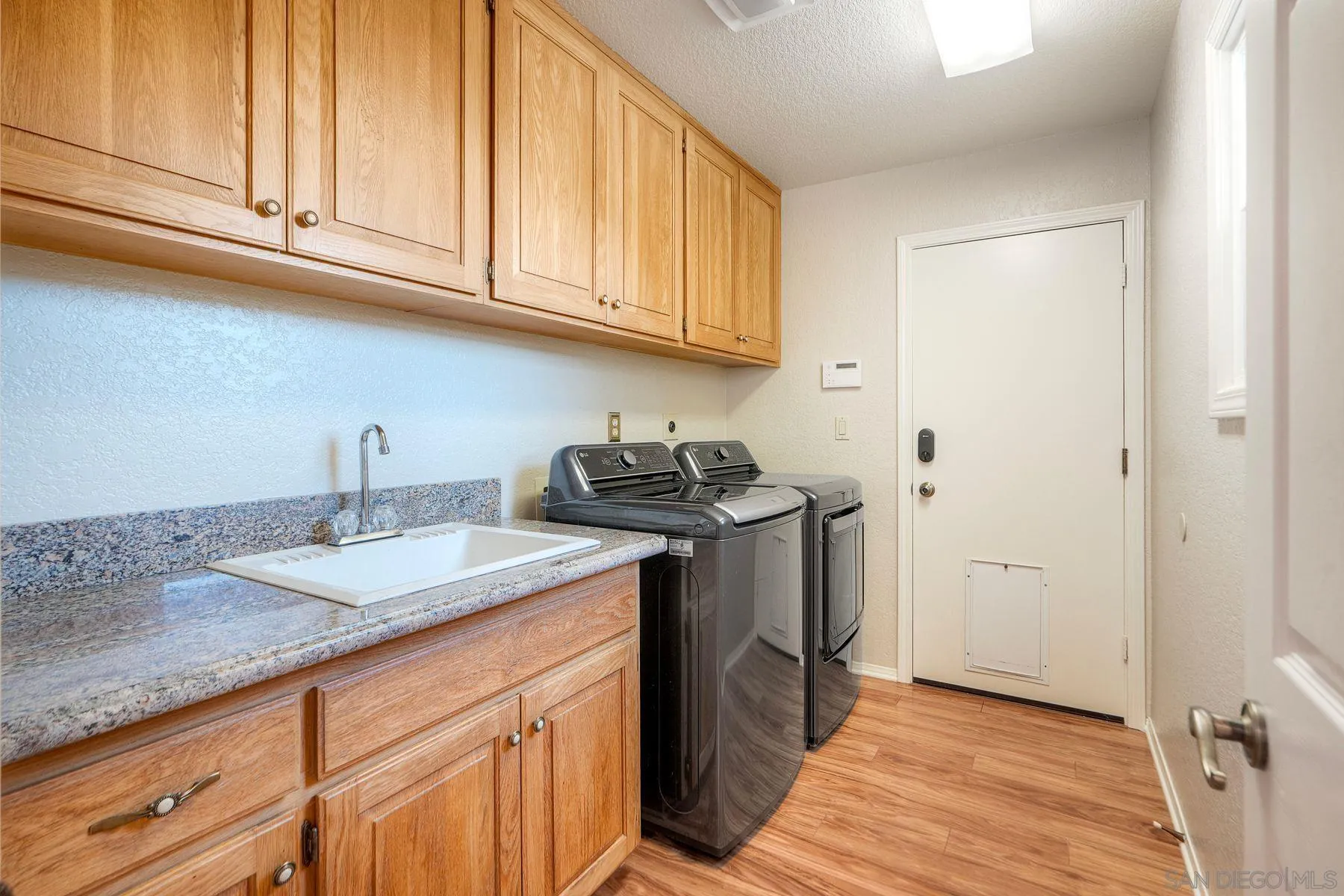 Escondido, California, 92029, United States, 4 Bedrooms Bedrooms, ,4 BathroomsBathrooms,Residential,Active,1995277