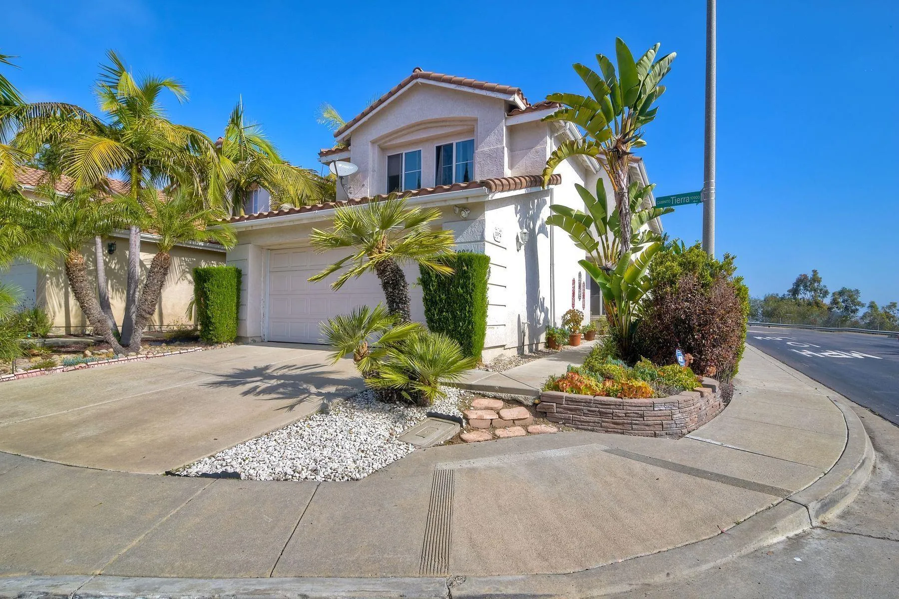 San Diego, California, 92131, United States, 4 Bedrooms Bedrooms, ,3 BathroomsBathrooms,Residential,Active,2044573