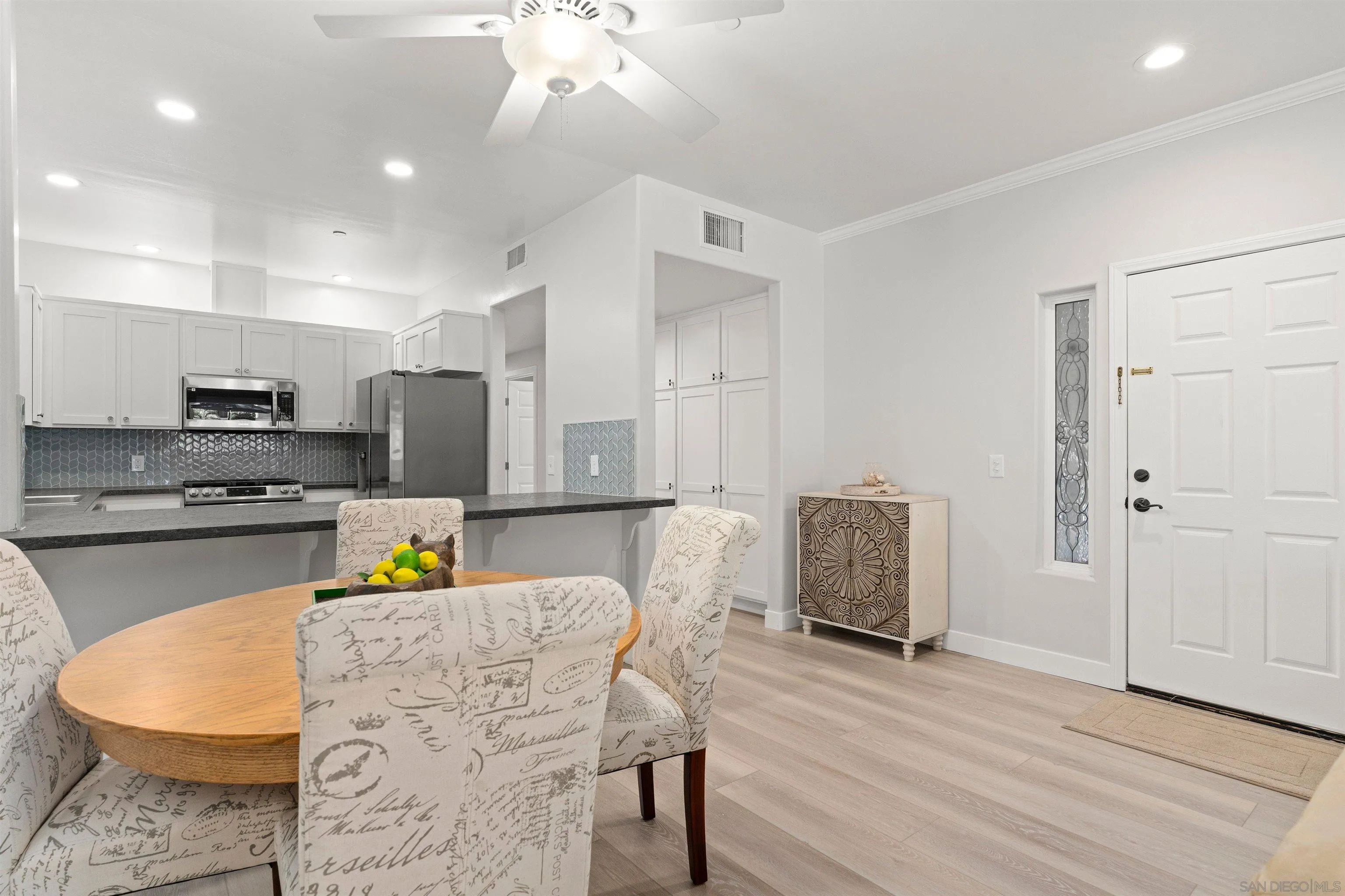 Coronado, California, 92118, United States, 2 Bedrooms Bedrooms, ,2 BathroomsBathrooms,Residential,Active,2013406