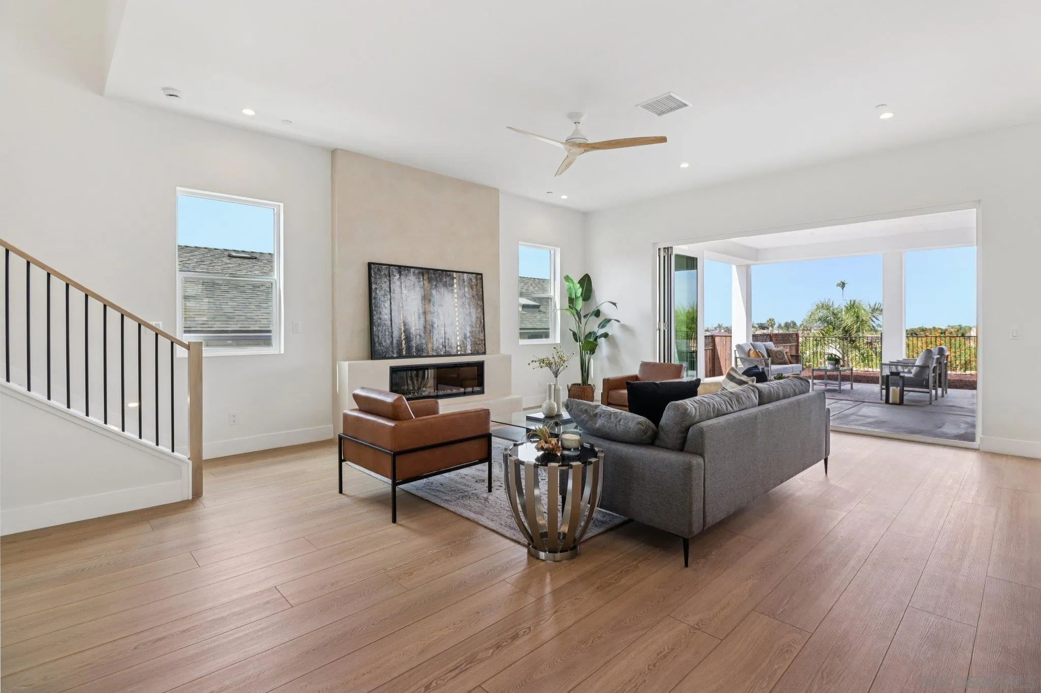 San Diego, California, 92110, United States, 4 Bedrooms Bedrooms, ,4 BathroomsBathrooms,Residential,Active,1922508