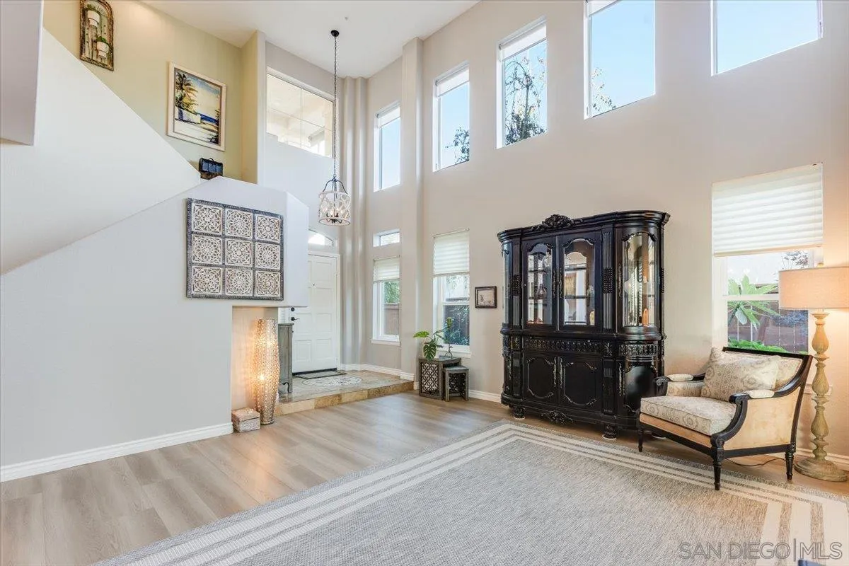 Escondido, California, 92026, United States, 5 Bedrooms Bedrooms, ,3 BathroomsBathrooms,Residential,Active,1970987