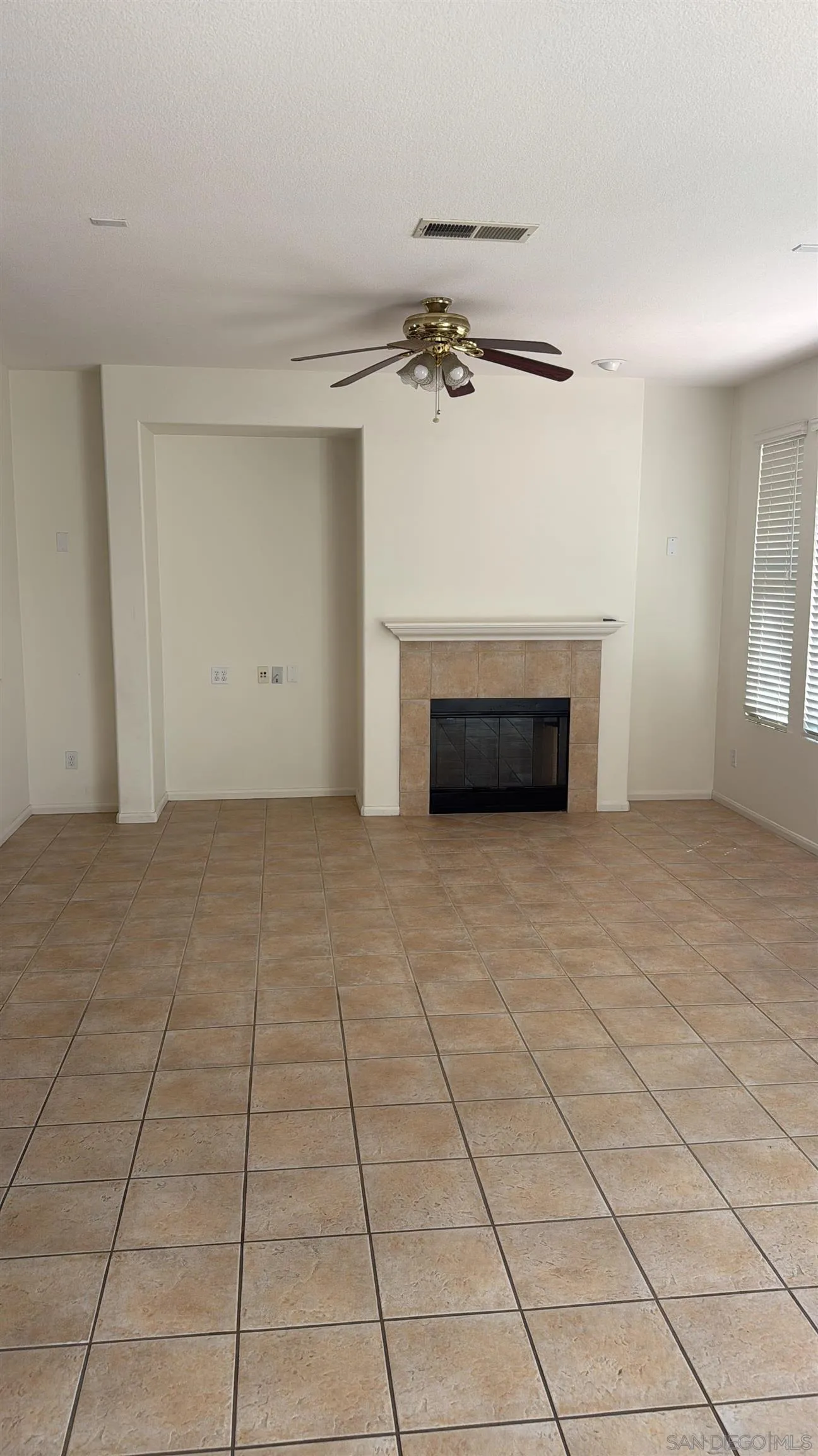San Diego, California, 92128, United States, 4 Bedrooms Bedrooms, ,3 BathroomsBathrooms,Residential,Active,1941138