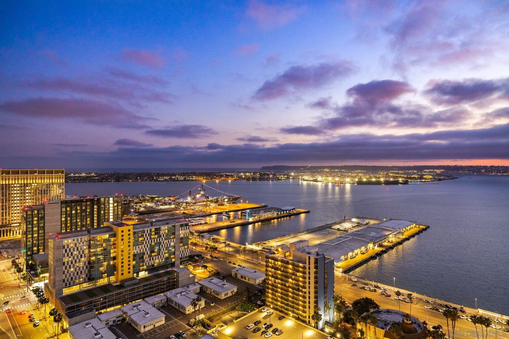 San Diego, California, 92101, United States, 2 Bedrooms Bedrooms, ,3 BathroomsBathrooms,Residential,Active,2032885