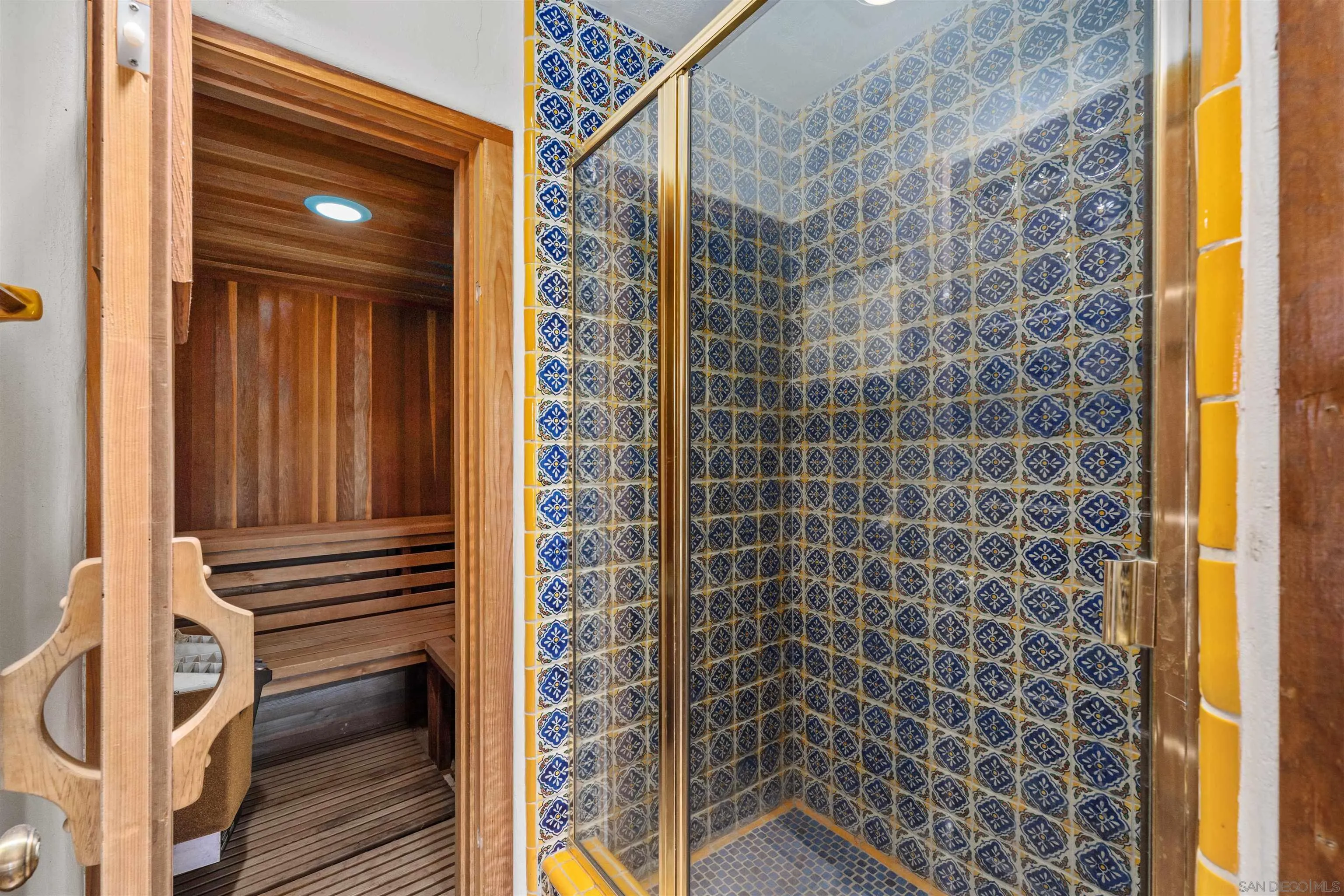 Poway, California, 92064, United States, 5 Bedrooms Bedrooms, ,4 BathroomsBathrooms,Residential,Active,1973638