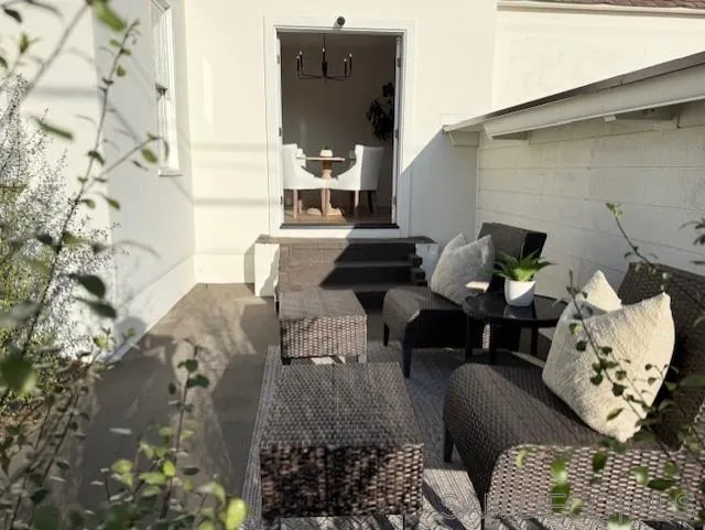 La Jolla, California, 92037, United States, 2 Bedrooms Bedrooms, ,1 BathroomBathrooms,Residential,Active,2012241