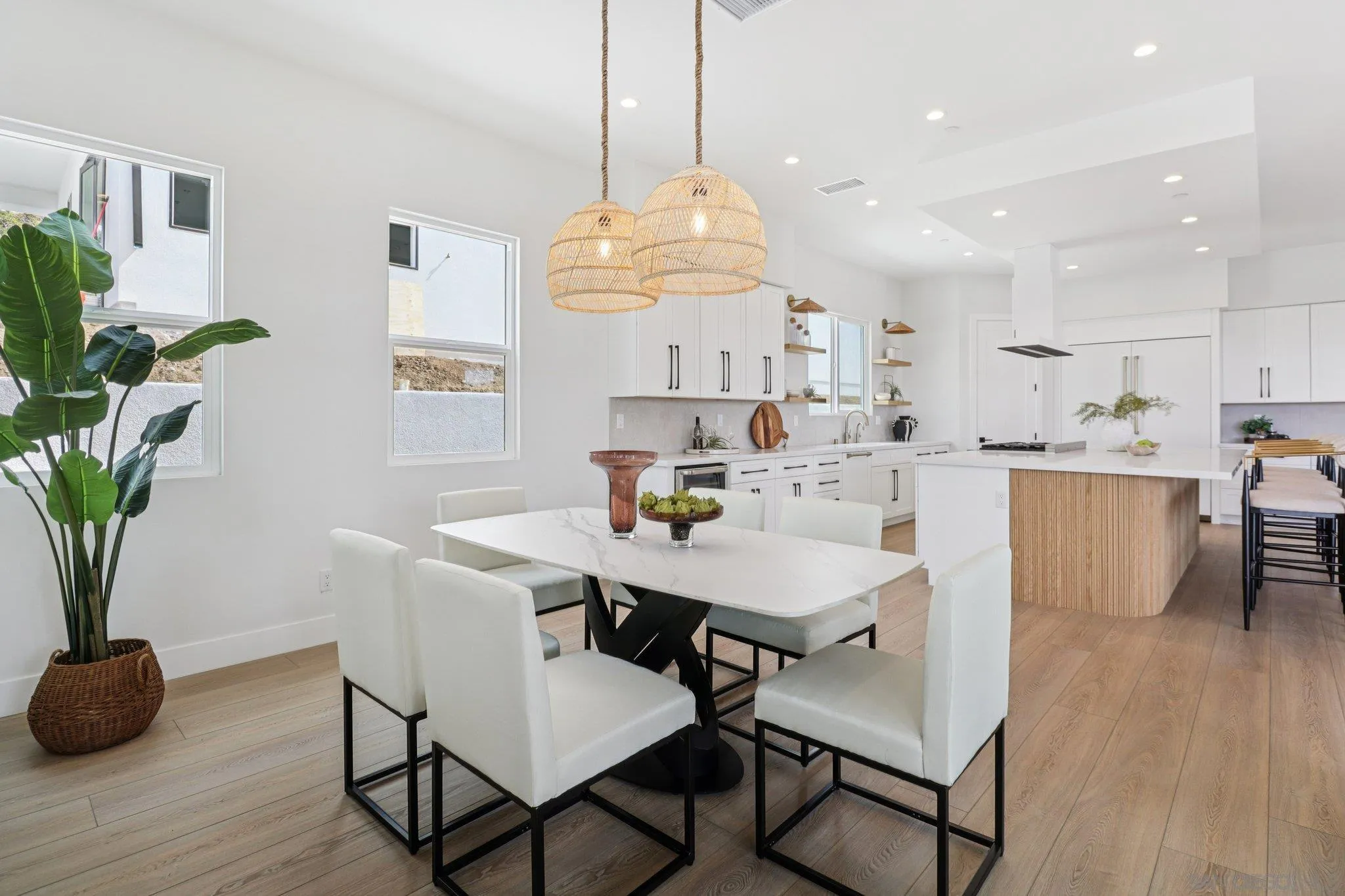 San Diego, California, 92110, United States, 4 Bedrooms Bedrooms, ,4 BathroomsBathrooms,Residential,Active,2013627