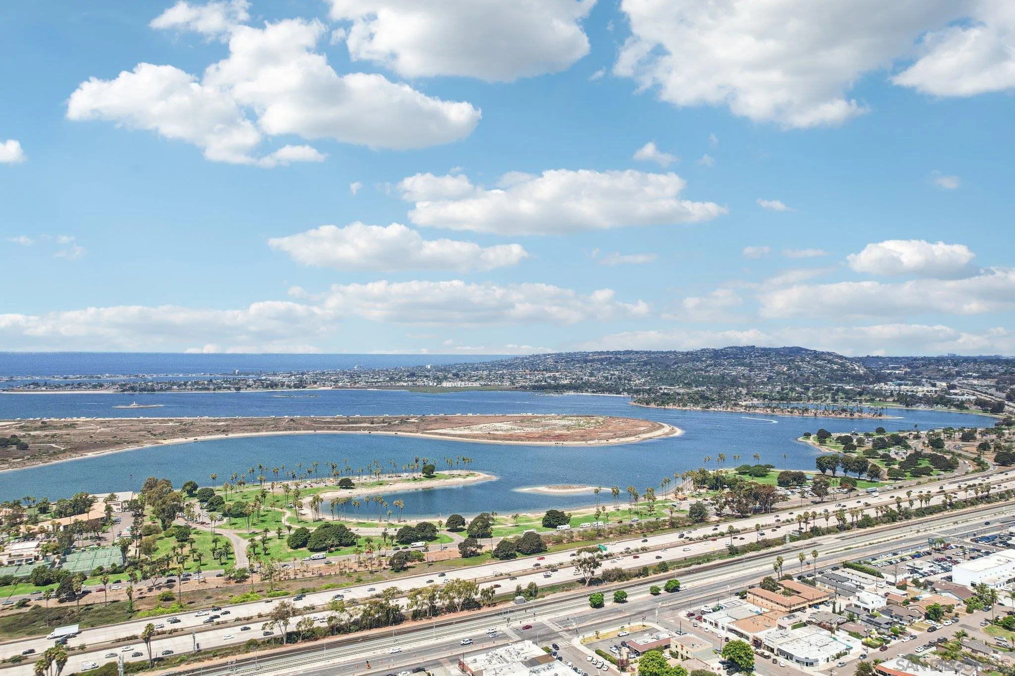 San Diego, California, 92110, United States, 4 Bedrooms Bedrooms, ,4 BathroomsBathrooms,Residential,Active,1922508