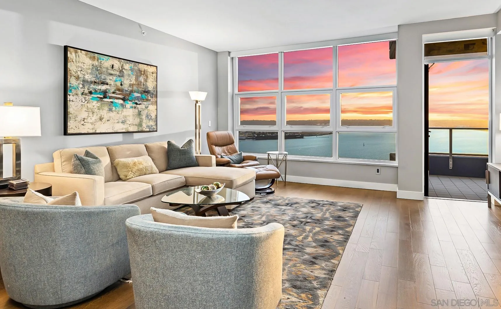 San Diego, California, 92101, United States, 2 Bedrooms Bedrooms, ,3 BathroomsBathrooms,Residential,Active,2032885
