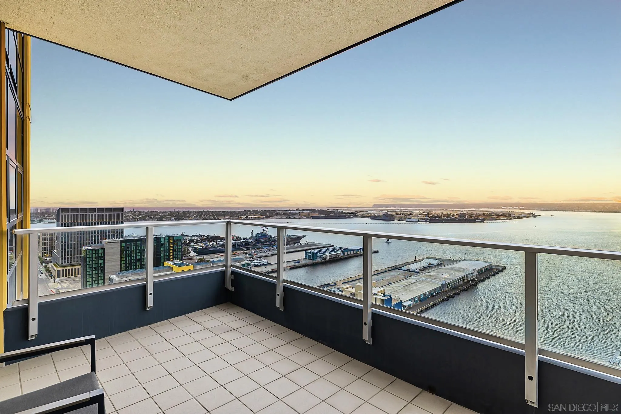 San Diego, California, 92101, United States, 2 Bedrooms Bedrooms, ,3 BathroomsBathrooms,Residential,Active,2032885