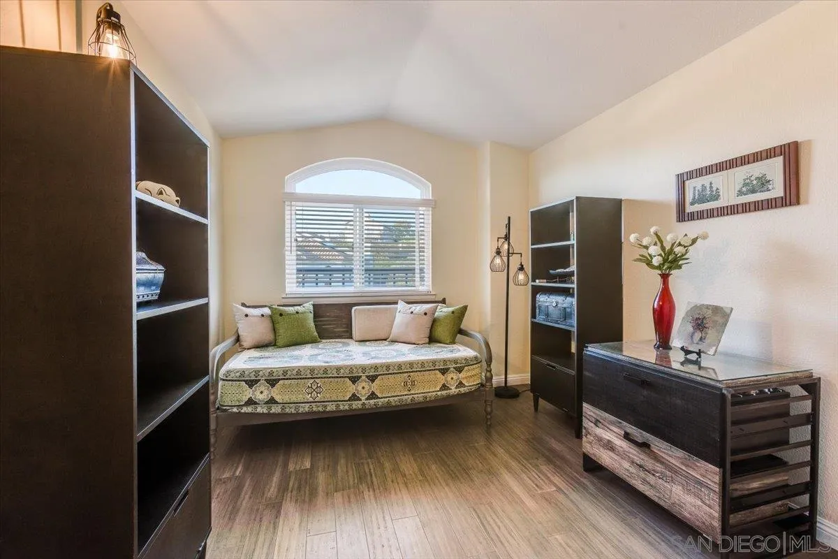 Escondido, California, 92026, United States, 5 Bedrooms Bedrooms, ,3 BathroomsBathrooms,Residential,Active,1970987