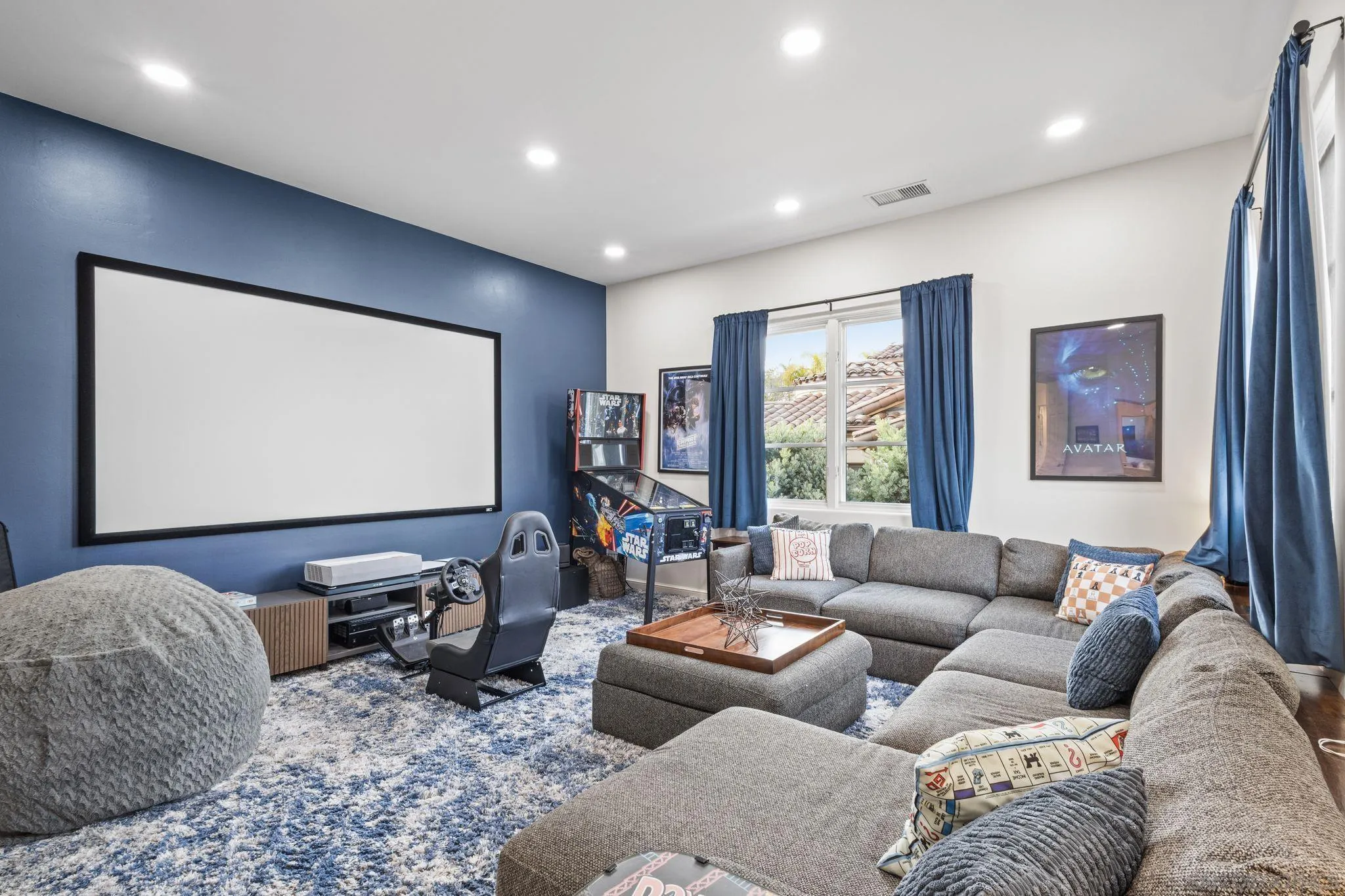 Carlsbad, California, 92011, United States, 5 Bedrooms Bedrooms, ,5 BathroomsBathrooms,Residential,Pending,2045548