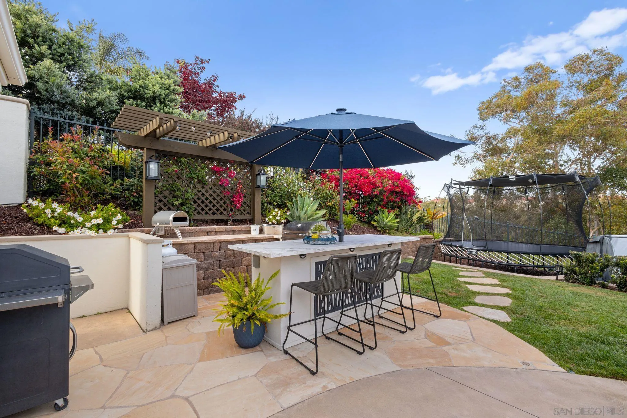 Carlsbad, California, 92011, United States, 5 Bedrooms Bedrooms, ,5 BathroomsBathrooms,Residential,Pending,2045548