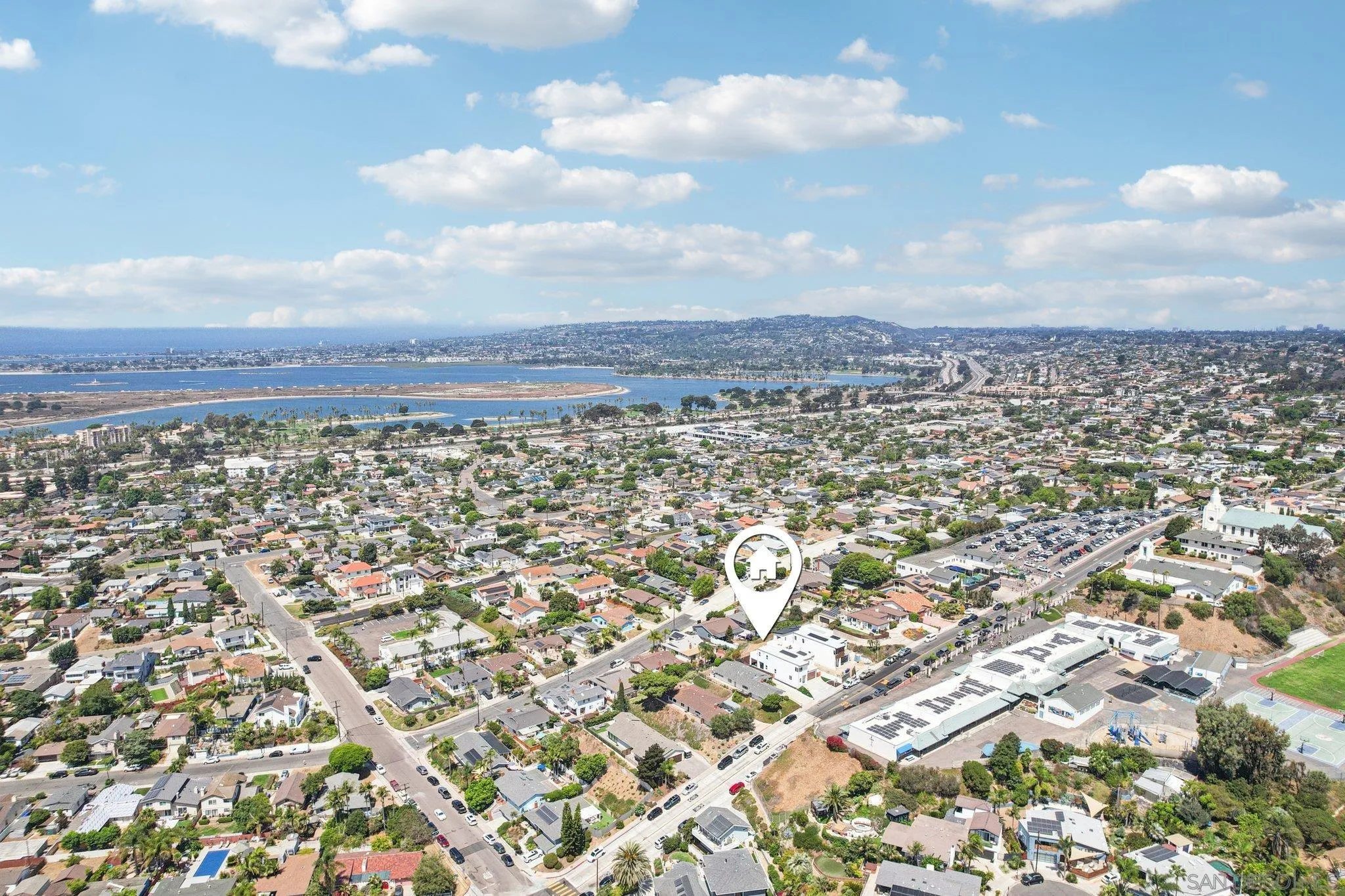 San Diego, California, 92110, United States, 4 Bedrooms Bedrooms, ,4 BathroomsBathrooms,Residential,Active,1922508
