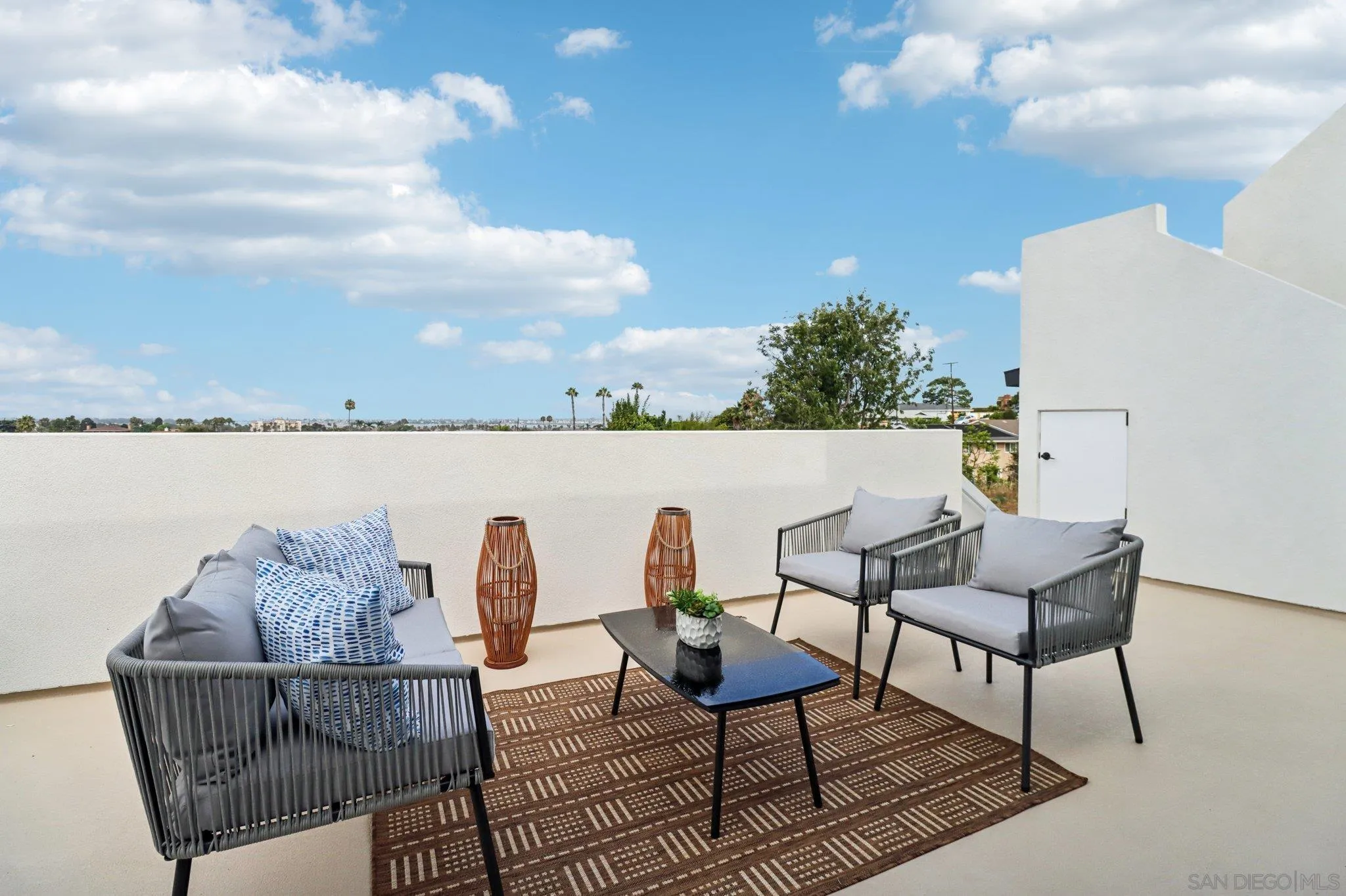 San Diego, California, 92110, United States, 4 Bedrooms Bedrooms, ,4 BathroomsBathrooms,Residential,Active,1922508