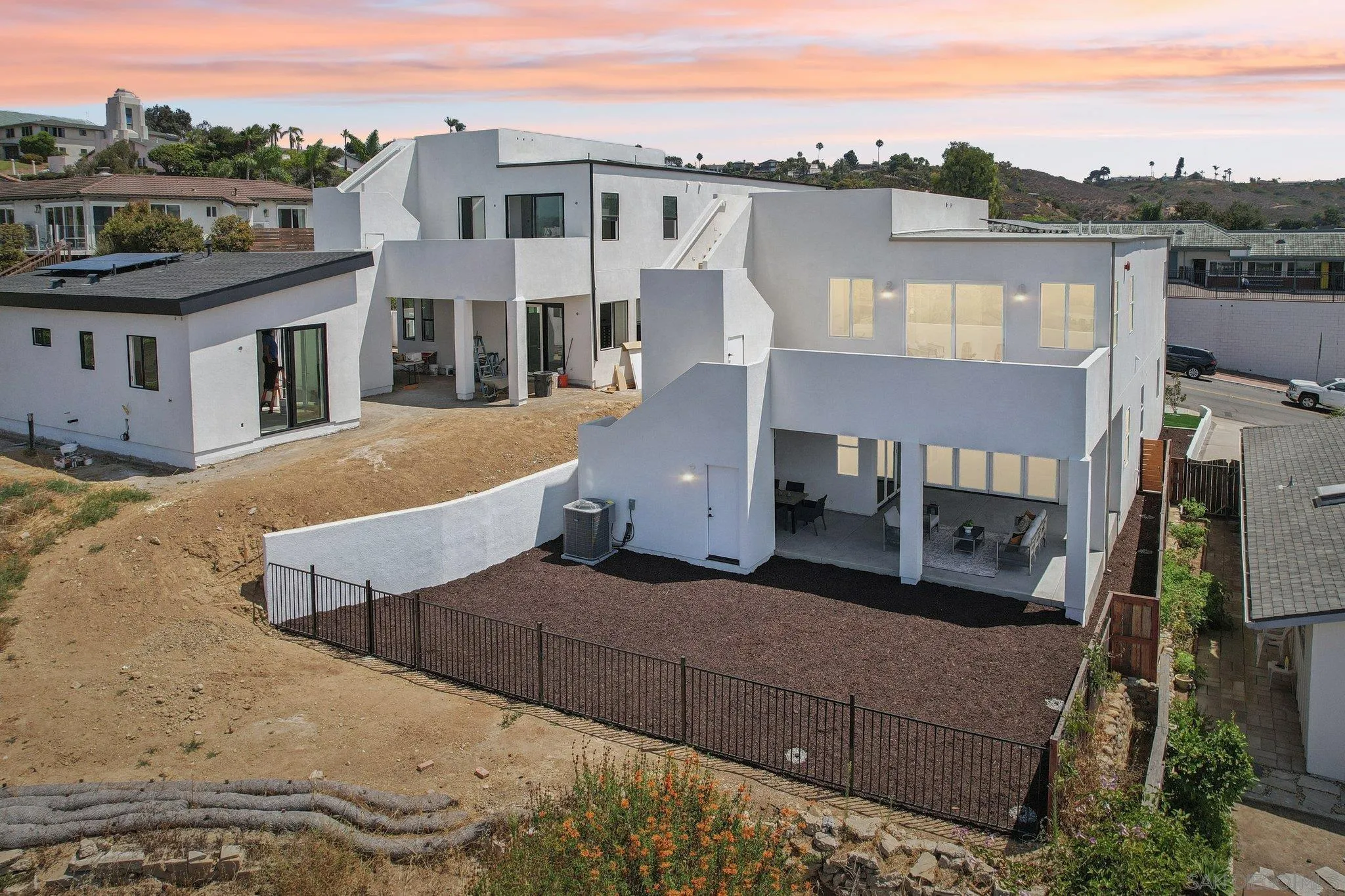 San Diego, California, 92110, United States, 4 Bedrooms Bedrooms, ,4 BathroomsBathrooms,Residential,Active,1922508