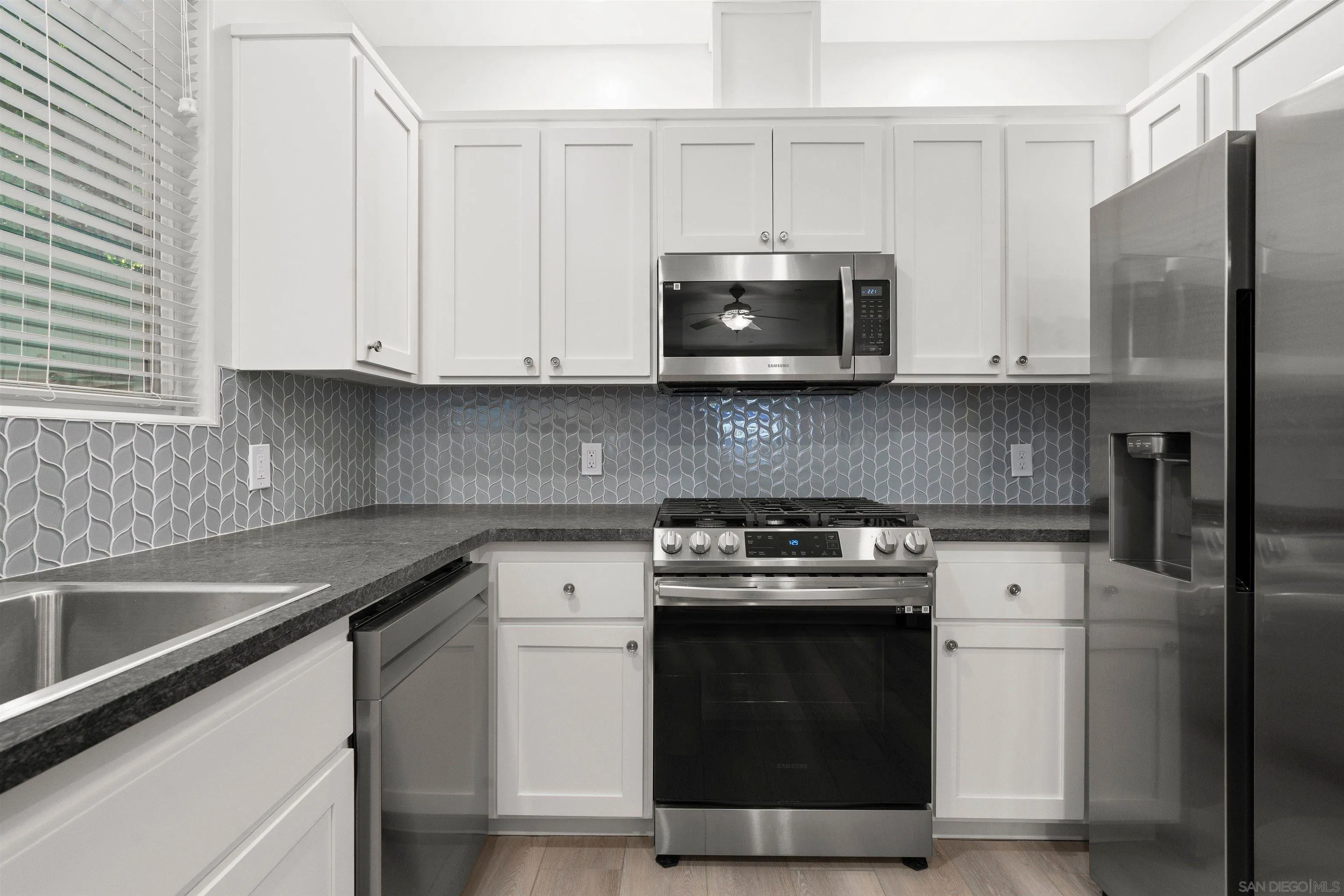 Coronado, California, 92118, United States, 2 Bedrooms Bedrooms, ,2 BathroomsBathrooms,Residential,Active,2013406