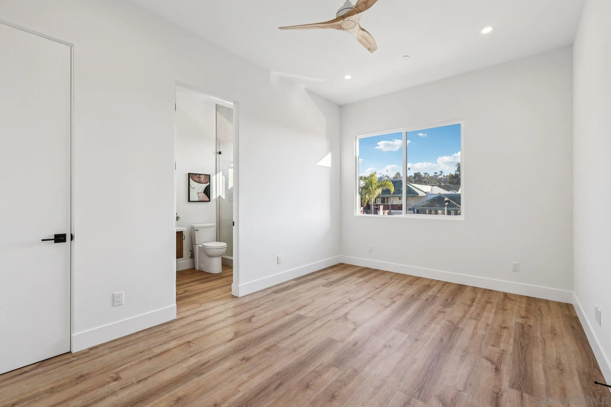 San Diego, California, 92110, United States, 4 Bedrooms Bedrooms, ,4 BathroomsBathrooms,Residential,Active,2007325