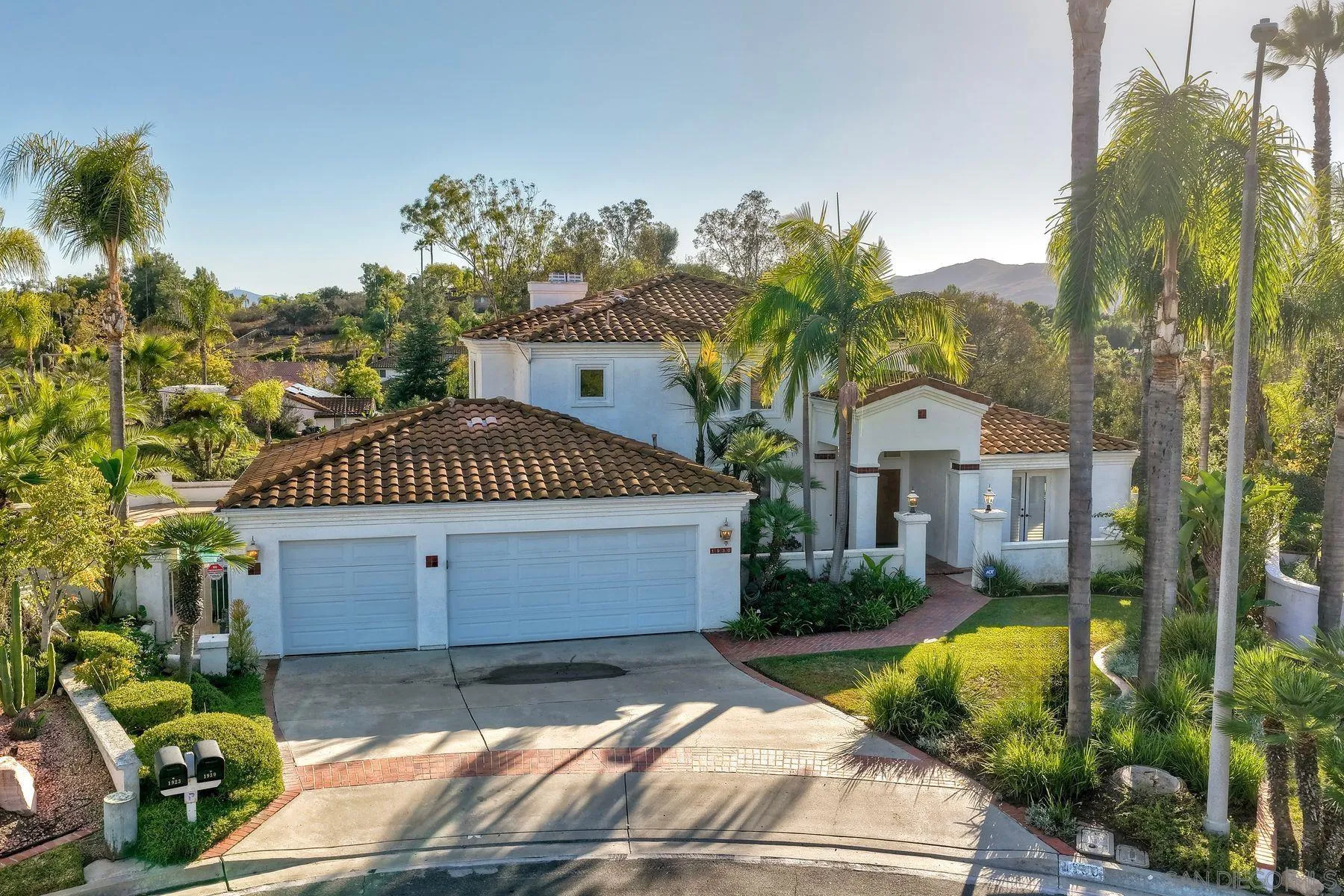 Escondido, California, 92029, United States, 4 Bedrooms Bedrooms, ,4 BathroomsBathrooms,Residential,Active,1995277