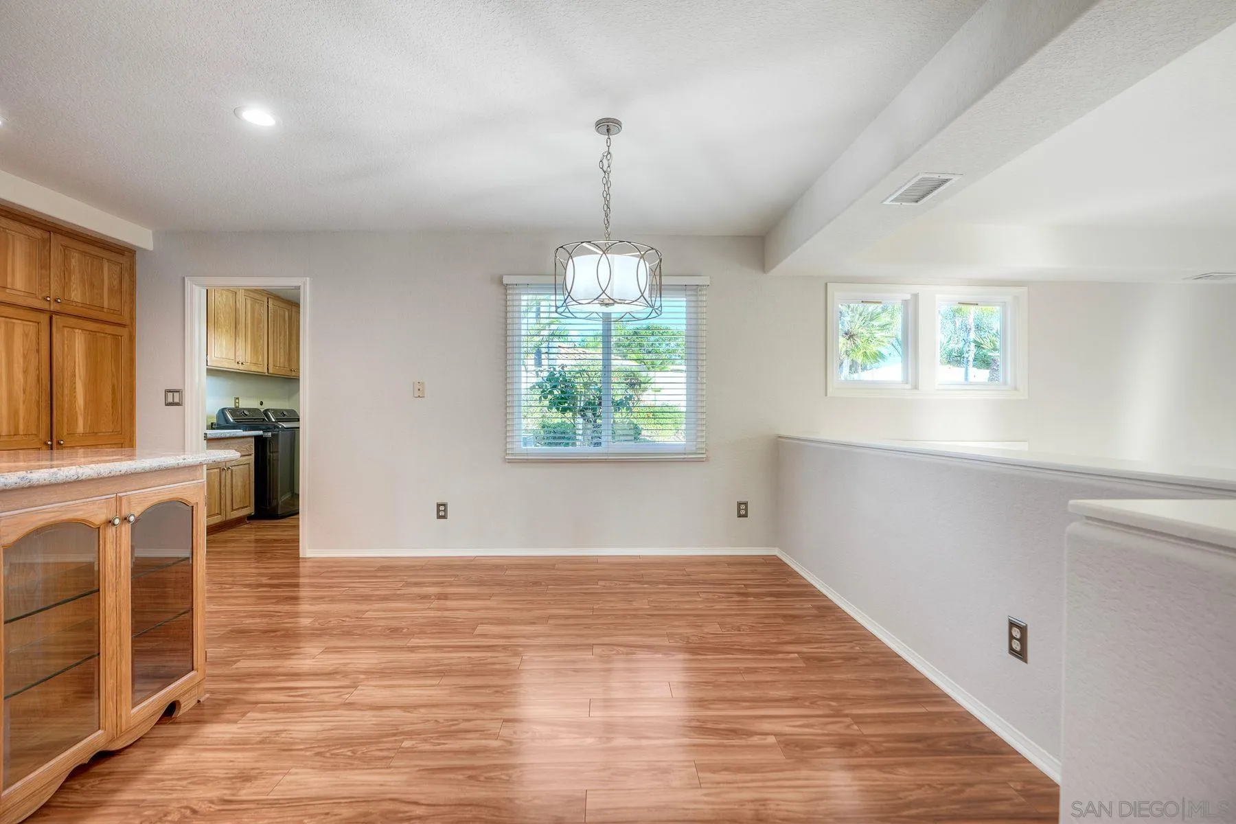 Escondido, California, 92029, United States, 4 Bedrooms Bedrooms, ,4 BathroomsBathrooms,Residential,Active,1995277