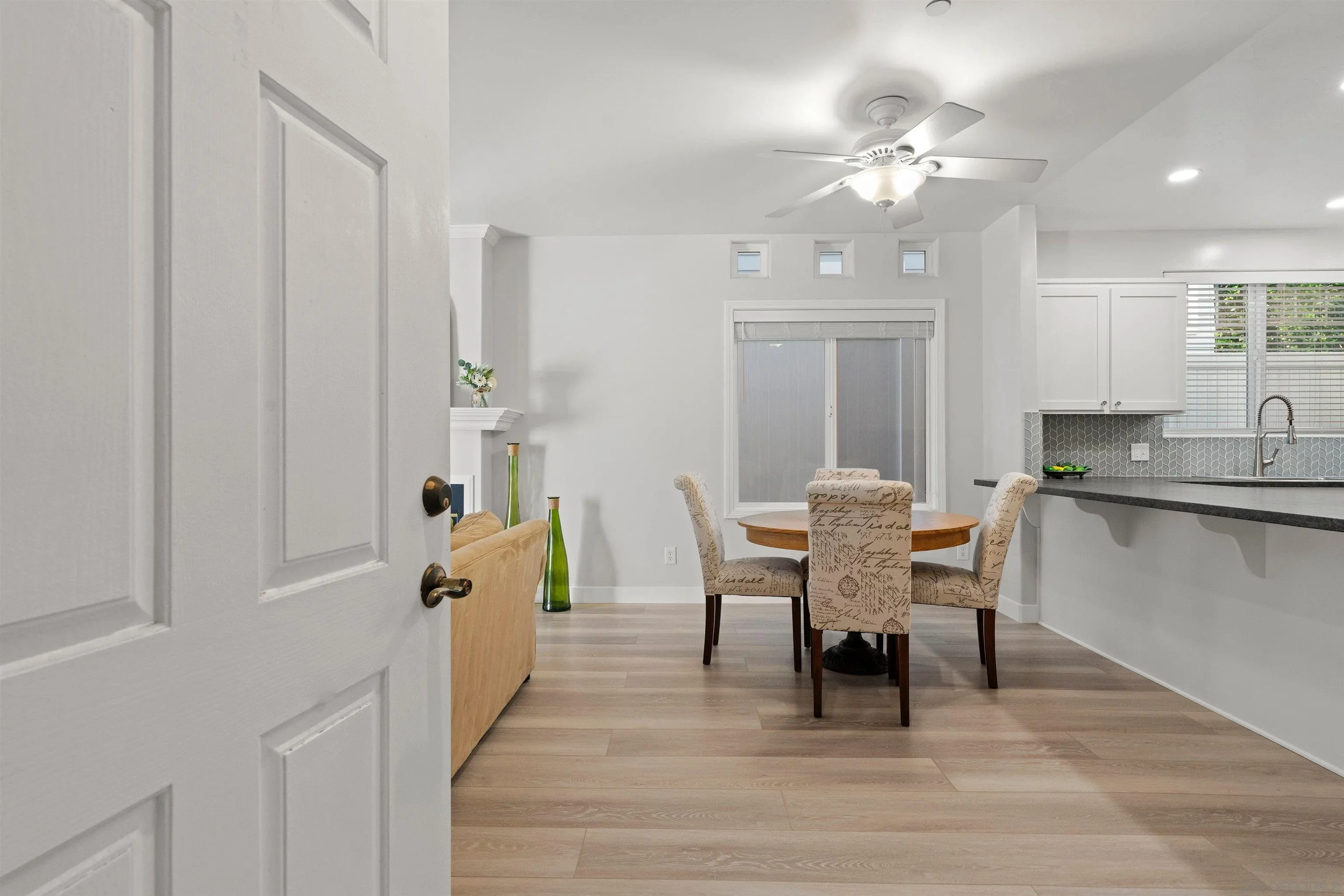 Coronado, California, 92118, United States, 2 Bedrooms Bedrooms, ,2 BathroomsBathrooms,Residential,Active,2013406