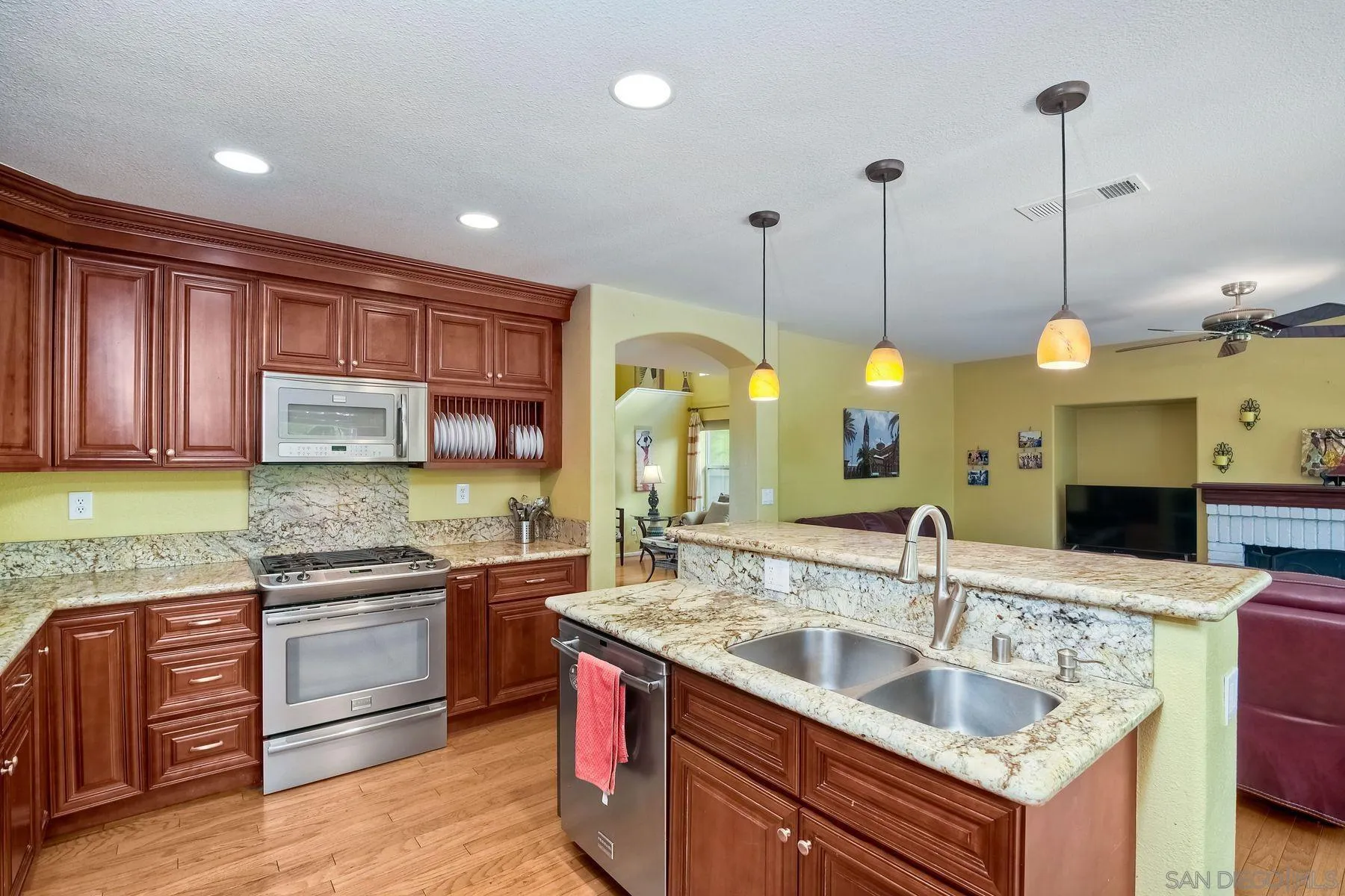 San Diego, California, 92131, United States, 4 Bedrooms Bedrooms, ,3 BathroomsBathrooms,Residential,Active,2044573
