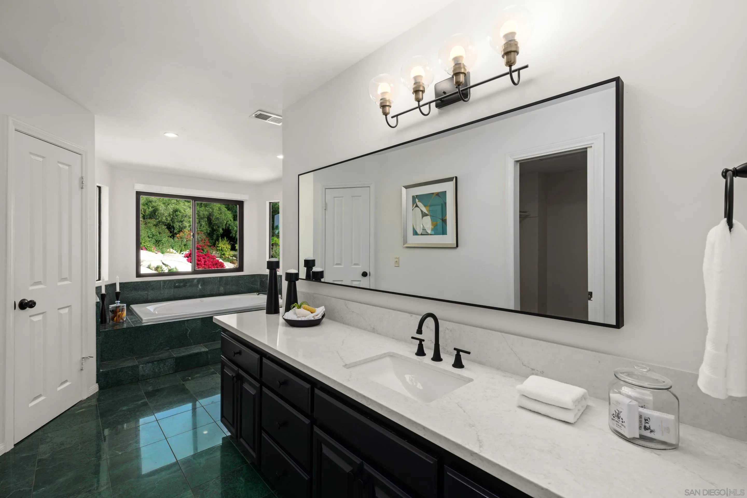 Poway, California, 92064, United States, 4 Bedrooms Bedrooms, ,4 BathroomsBathrooms,Residential,Active,1943826