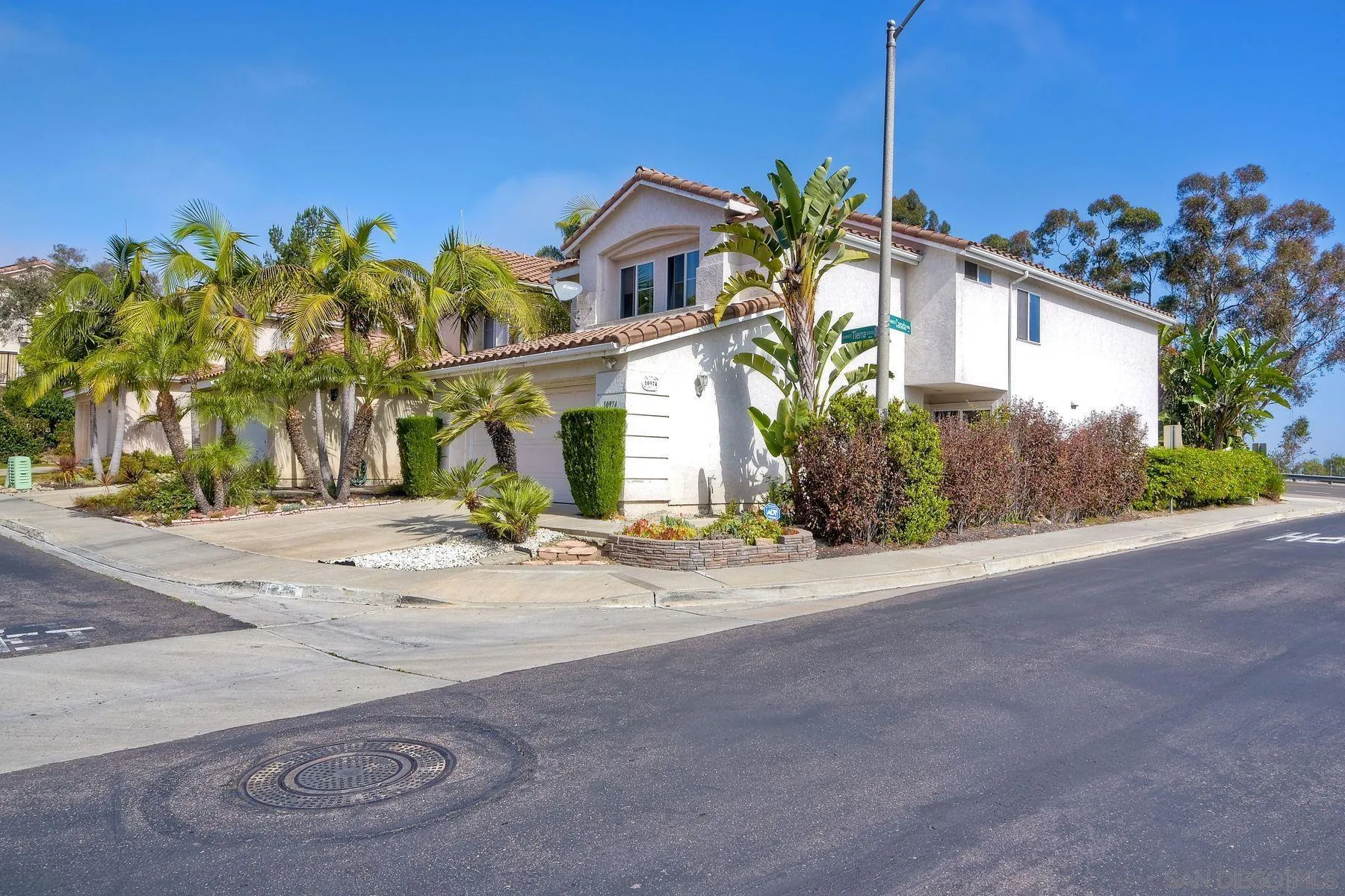 San Diego, California, 92131, United States, 4 Bedrooms Bedrooms, ,3 BathroomsBathrooms,Residential,Active,2044573