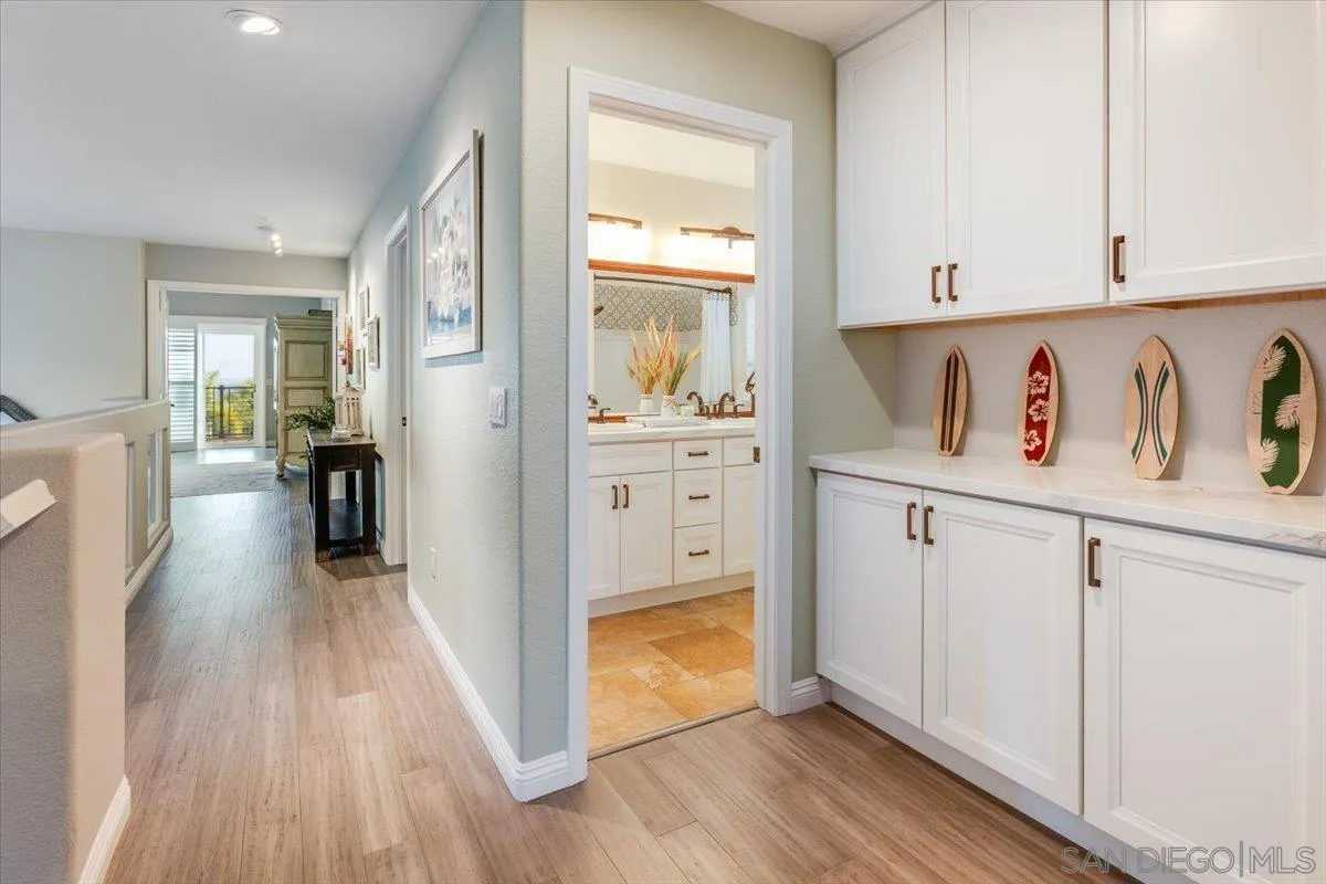 Escondido, California, 92026, United States, 5 Bedrooms Bedrooms, ,3 BathroomsBathrooms,Residential,Active,1970987