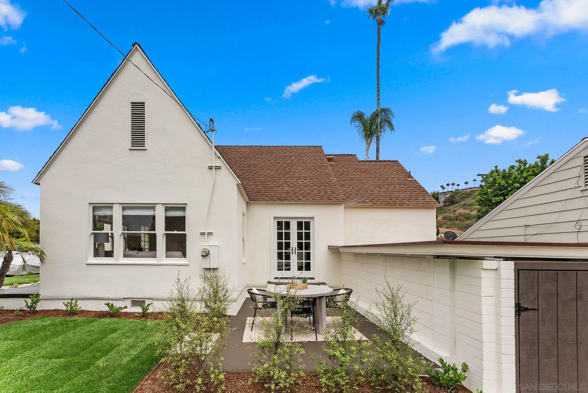 La Jolla, California, 92037, United States, 2 Bedrooms Bedrooms, ,1 BathroomBathrooms,Residential,Active,1945222