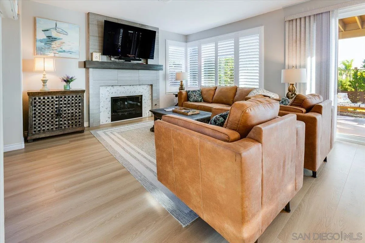 Escondido, California, 92026, United States, 5 Bedrooms Bedrooms, ,3 BathroomsBathrooms,Residential,Active,1970987