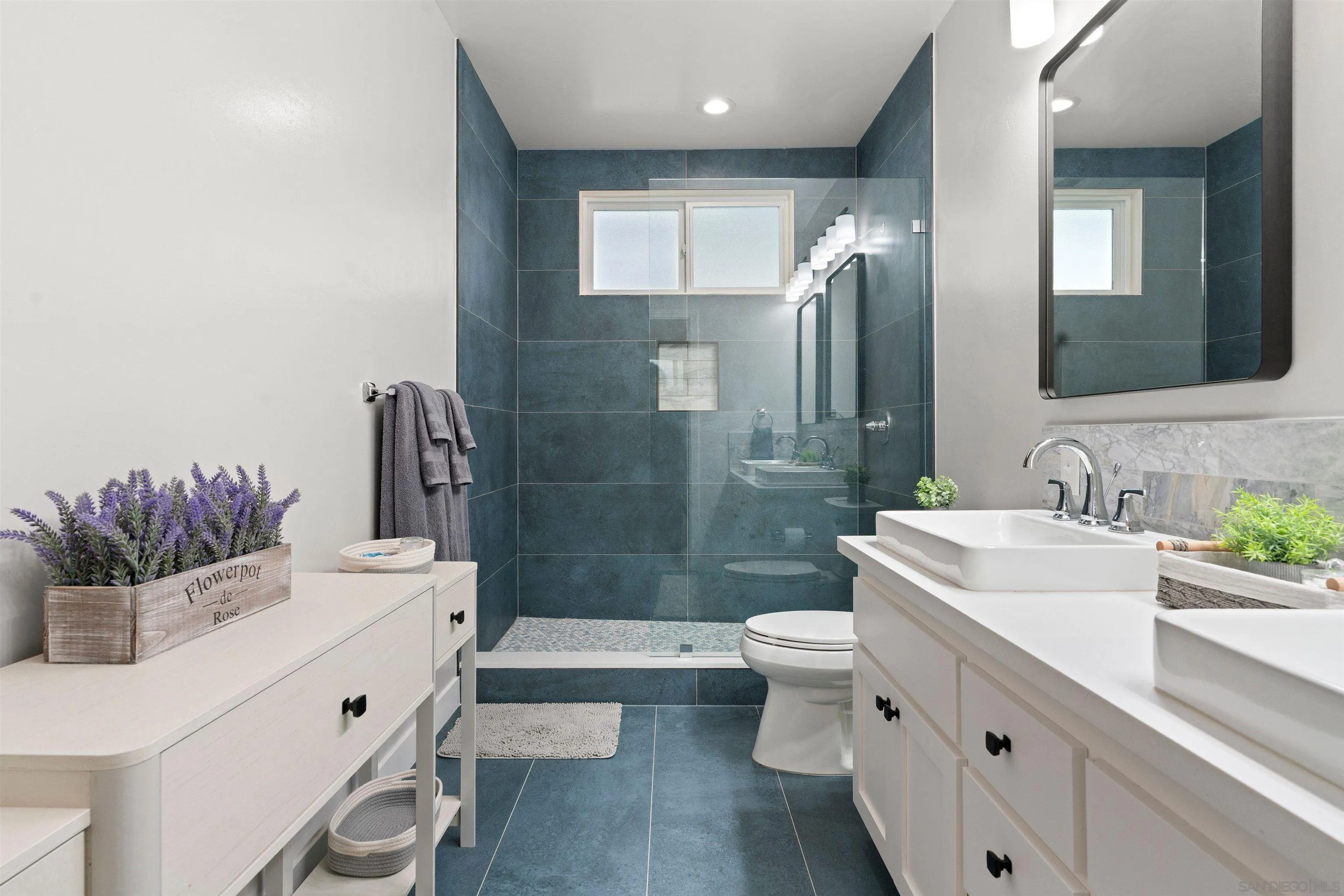 Coronado, California, 92118, United States, 2 Bedrooms Bedrooms, ,2 BathroomsBathrooms,Residential,Active,2013406