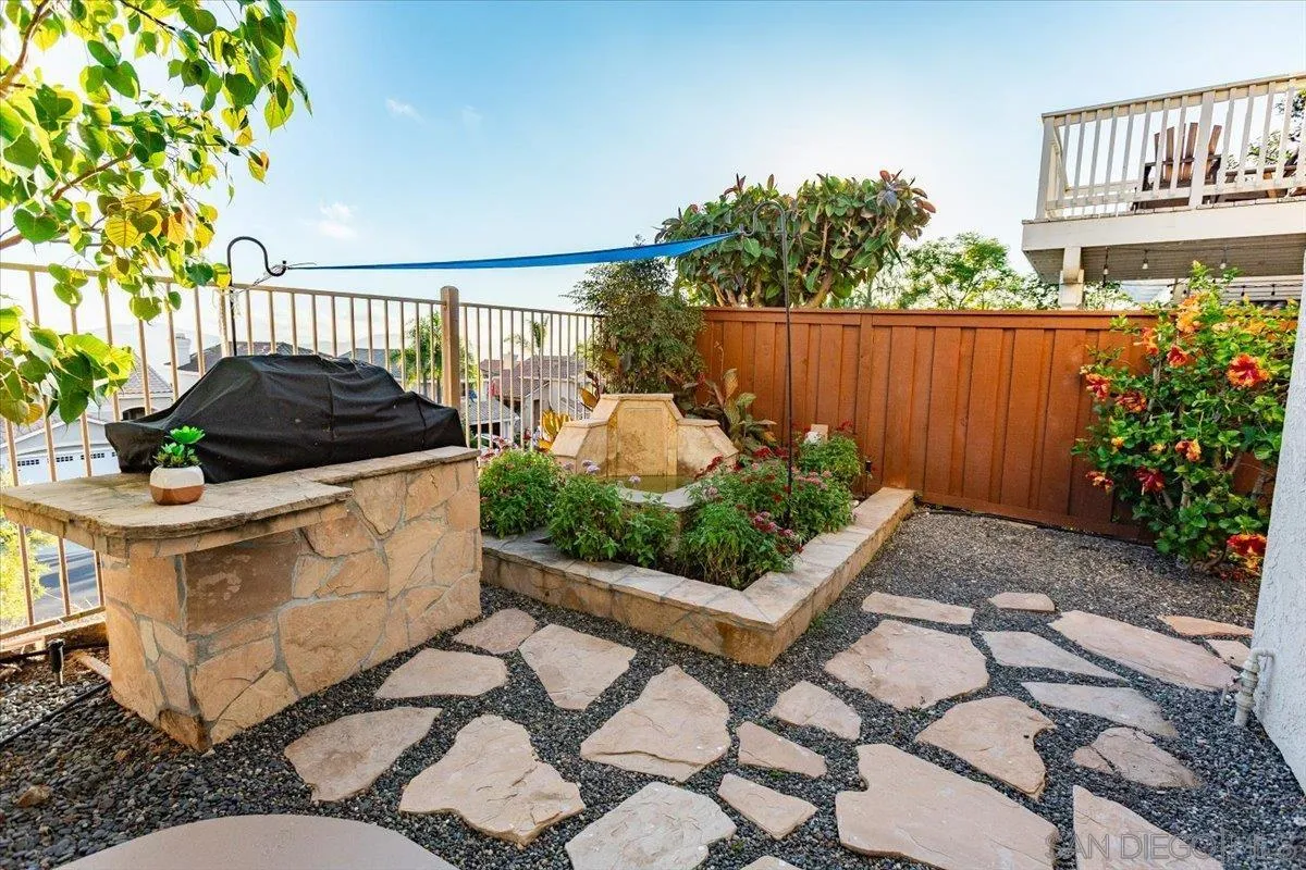 Escondido, California, 92026, United States, 5 Bedrooms Bedrooms, ,3 BathroomsBathrooms,Residential,Active,1970987