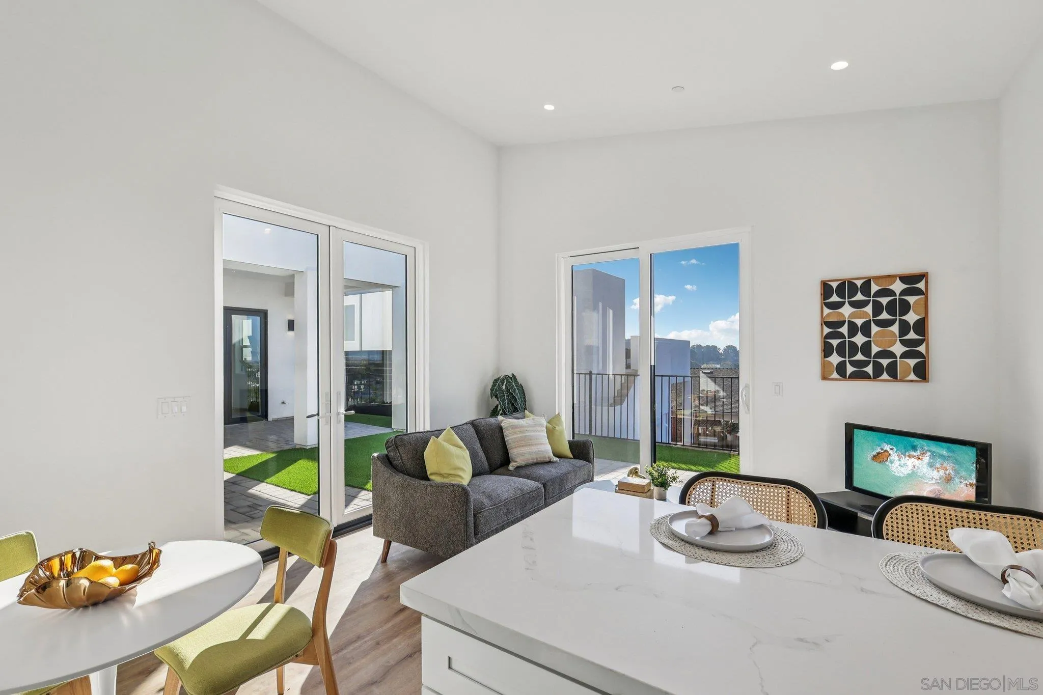 San Diego, California, 92110, United States, 4 Bedrooms Bedrooms, ,4 BathroomsBathrooms,Residential,Active,2007325