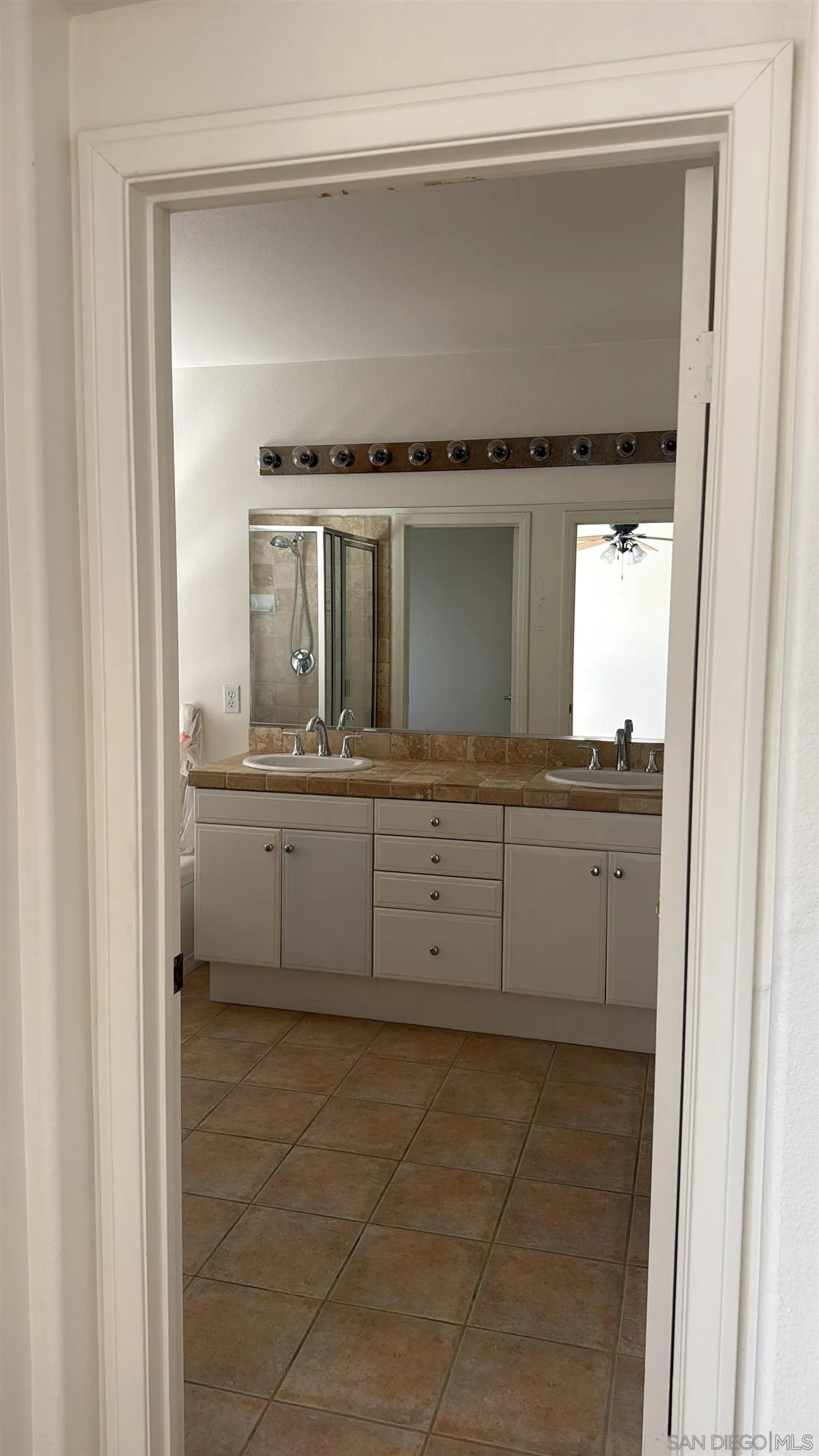 San Diego, California, 92128, United States, 4 Bedrooms Bedrooms, ,3 BathroomsBathrooms,Residential,Active,1941138